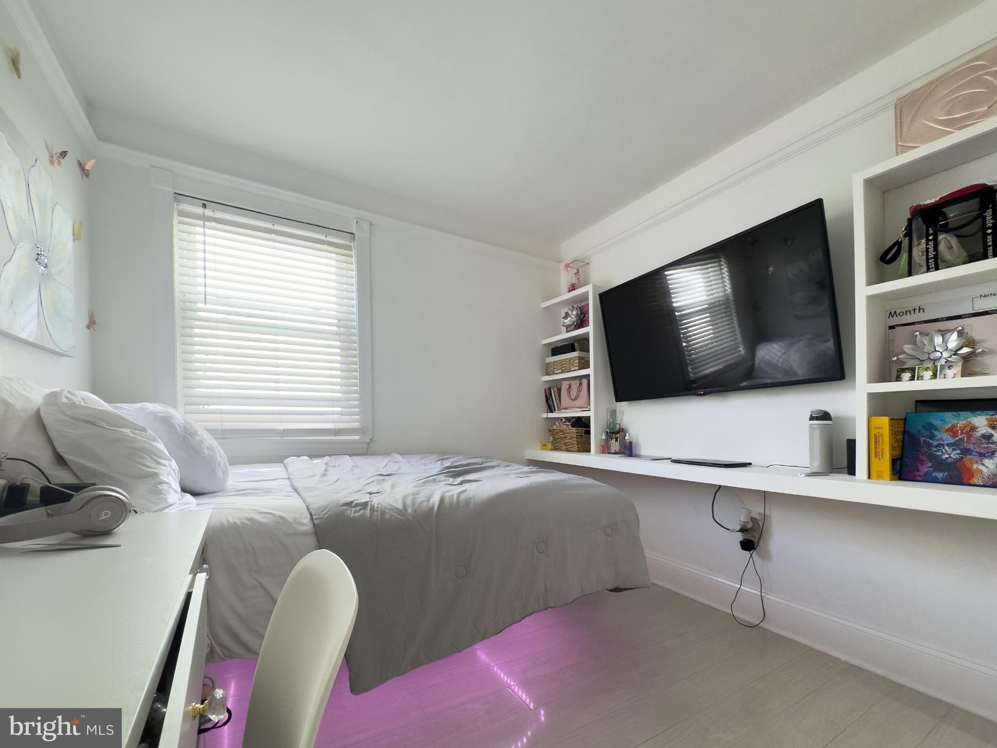 COLMAR MANOR - Residential