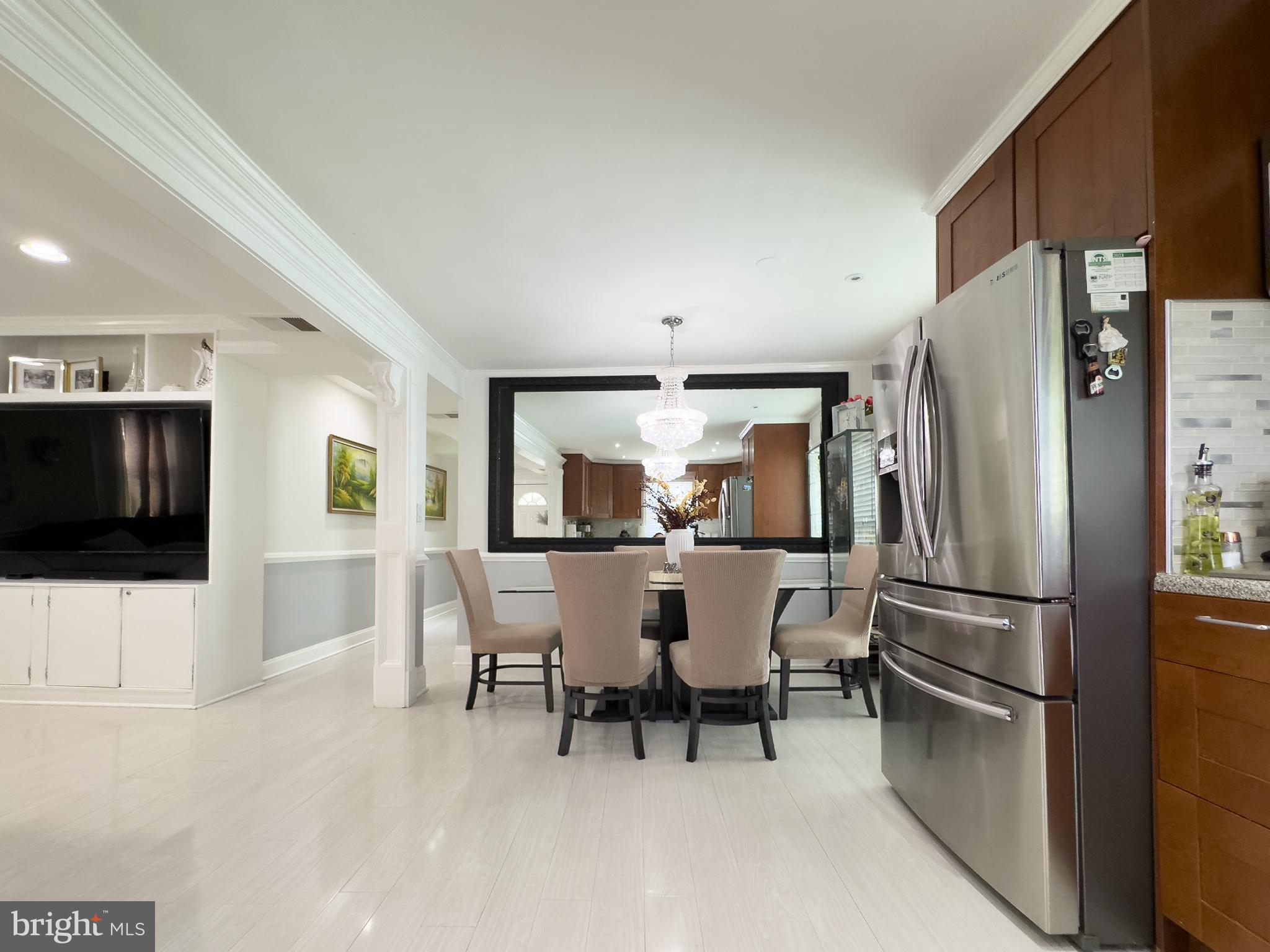 COLMAR MANOR - Residential