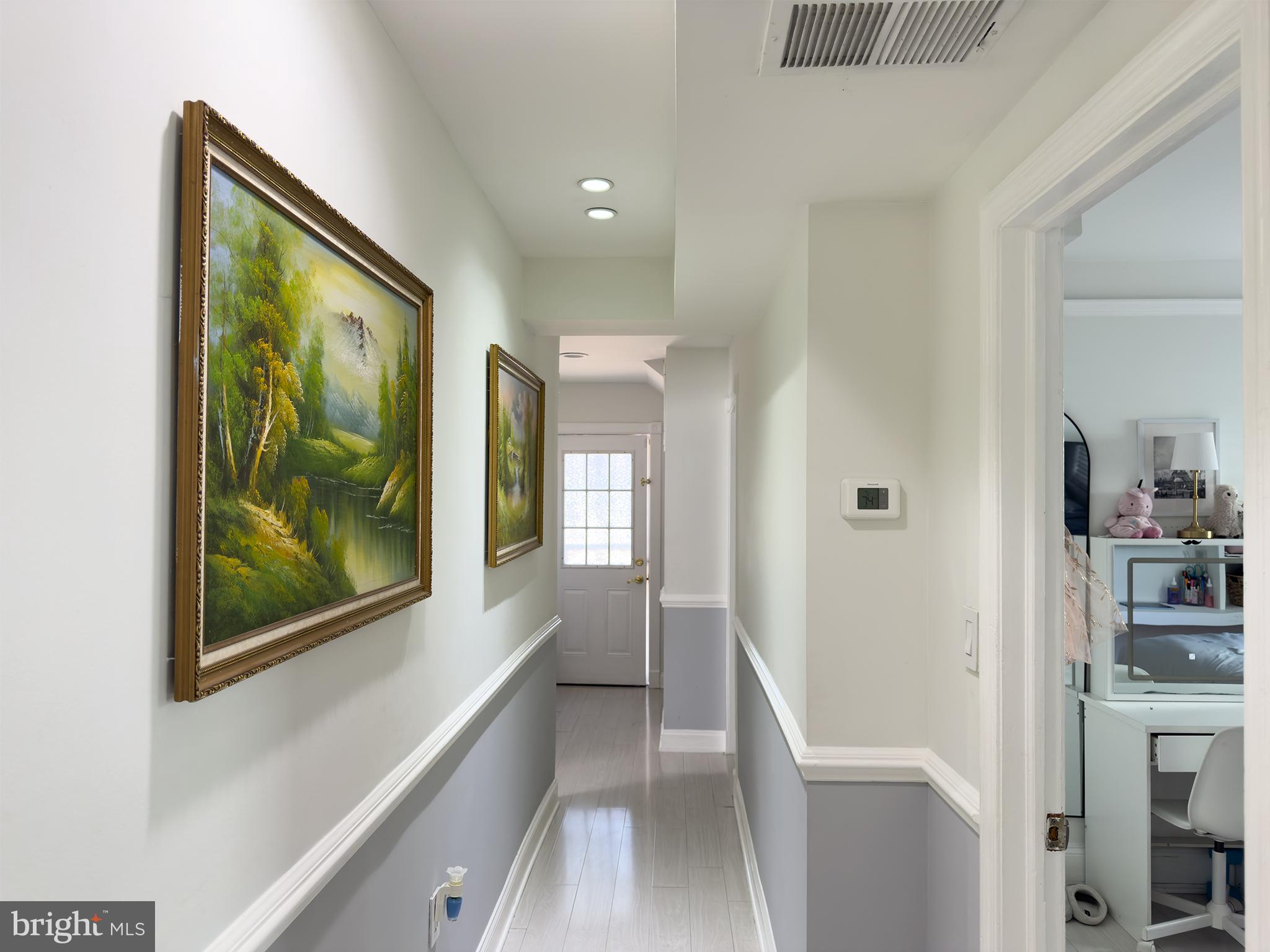 COLMAR MANOR - Residential