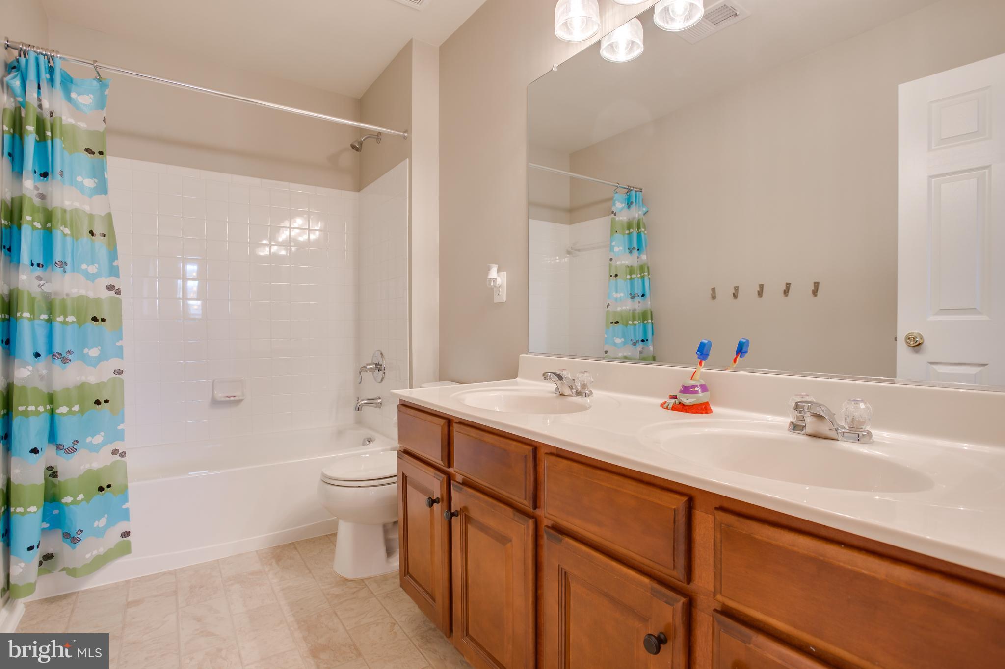 CARRIAGE HILL AT FALLS - Residential