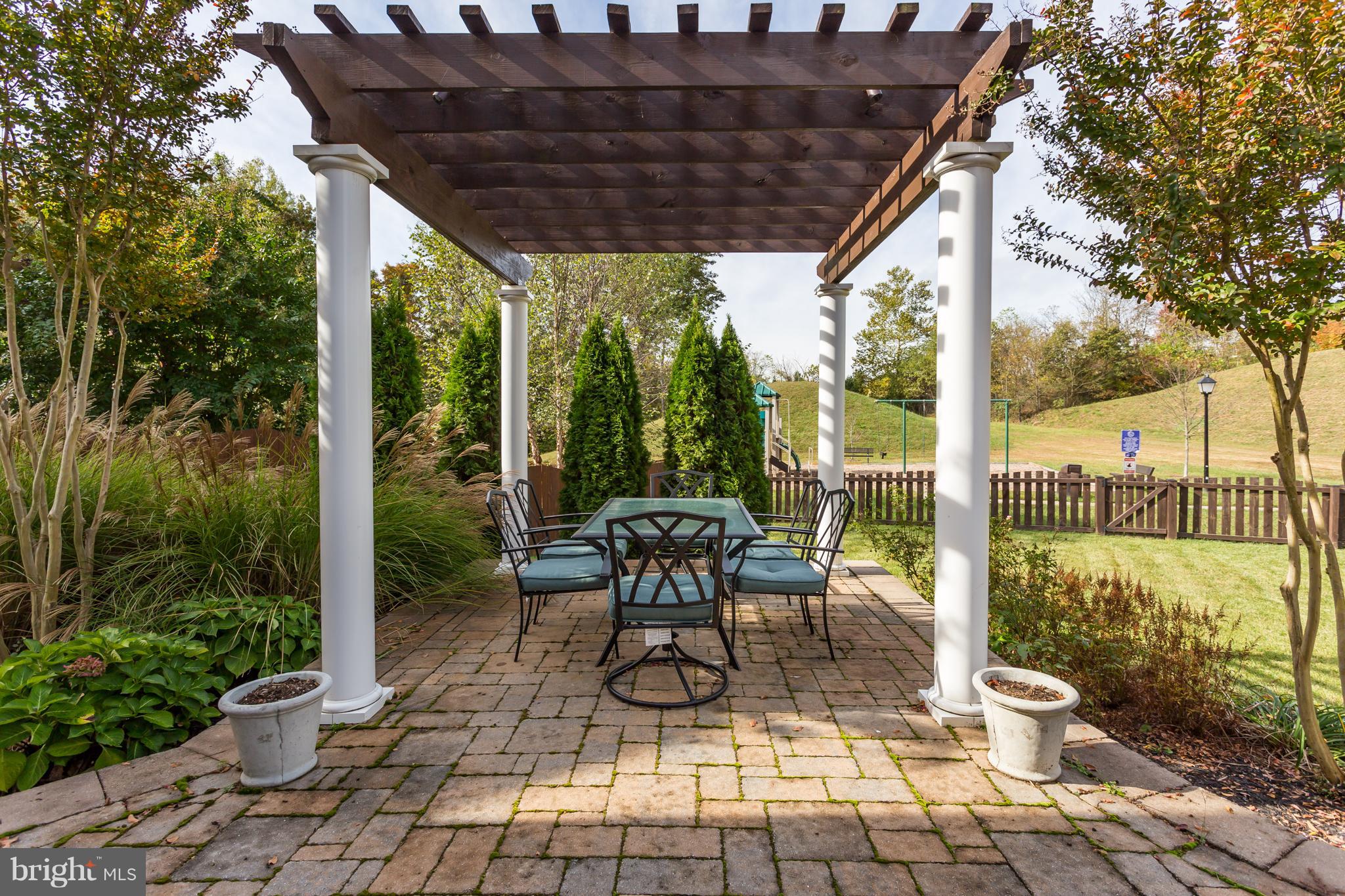 CARRIAGE HILL AT FALLS - Residential