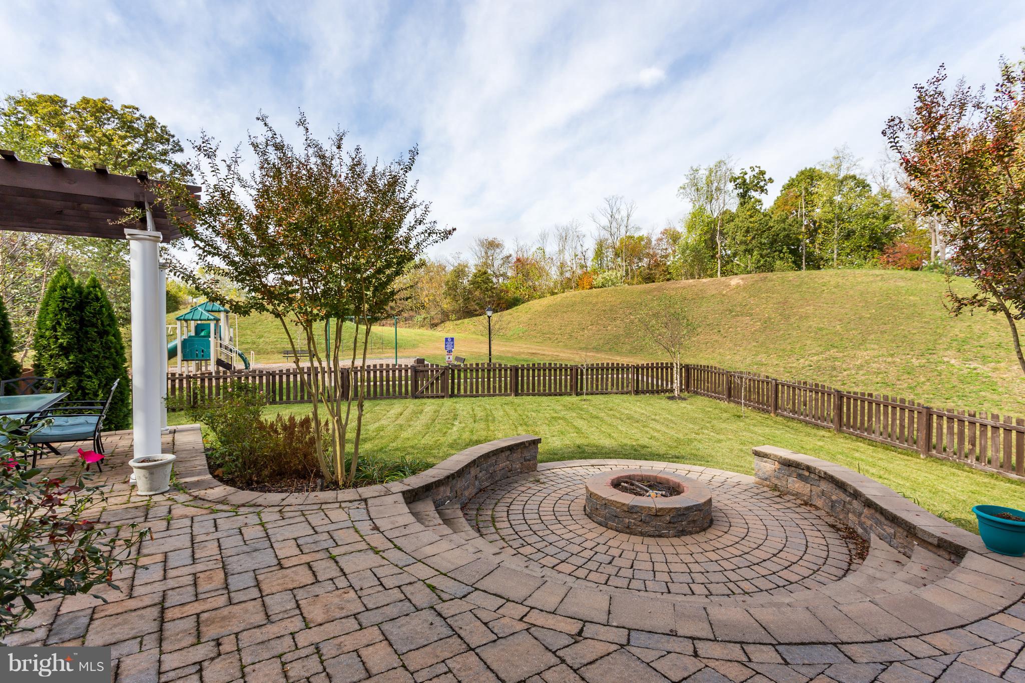 CARRIAGE HILL AT FALLS - Residential