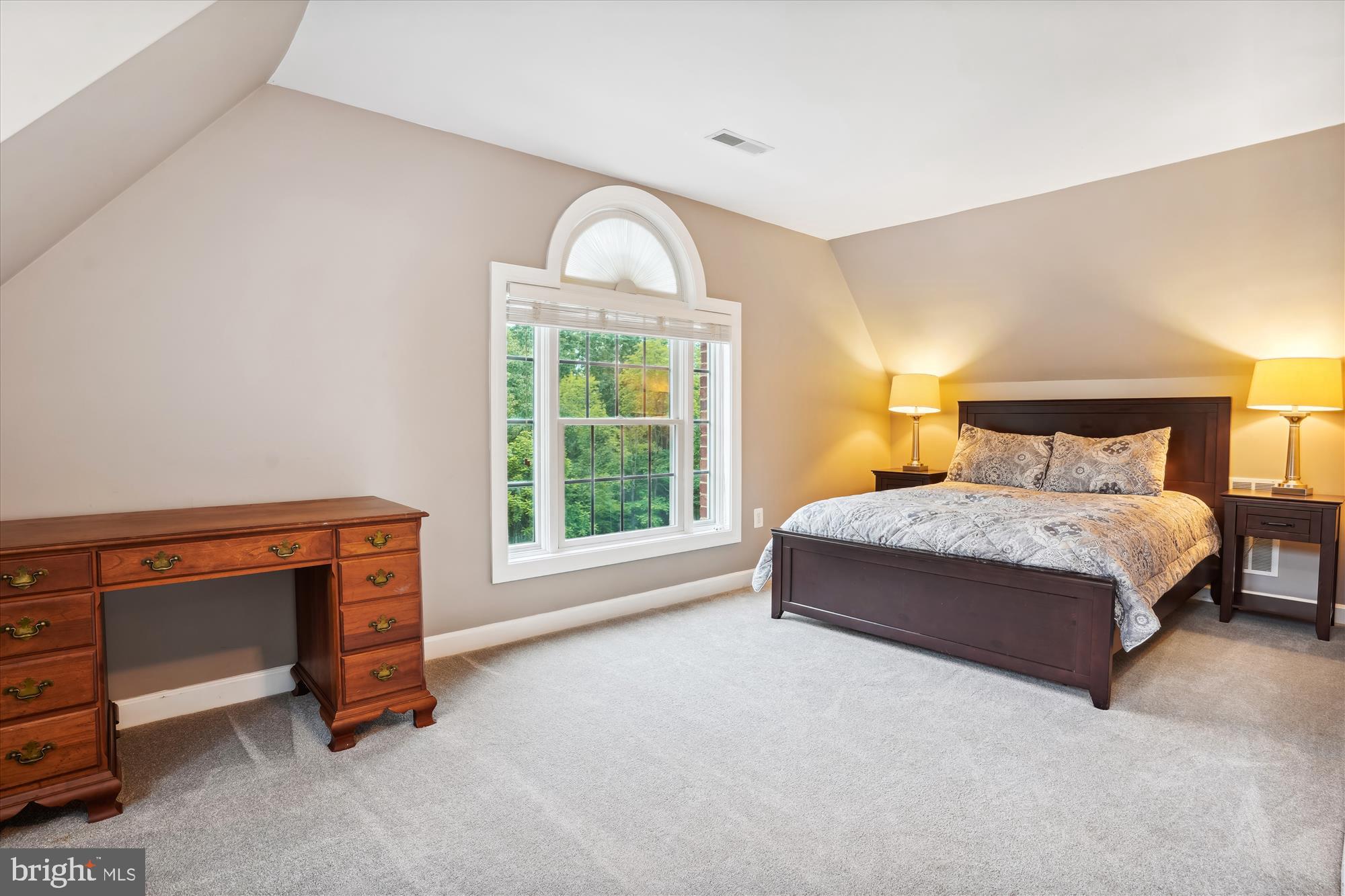 THUNDER OAK - Residential