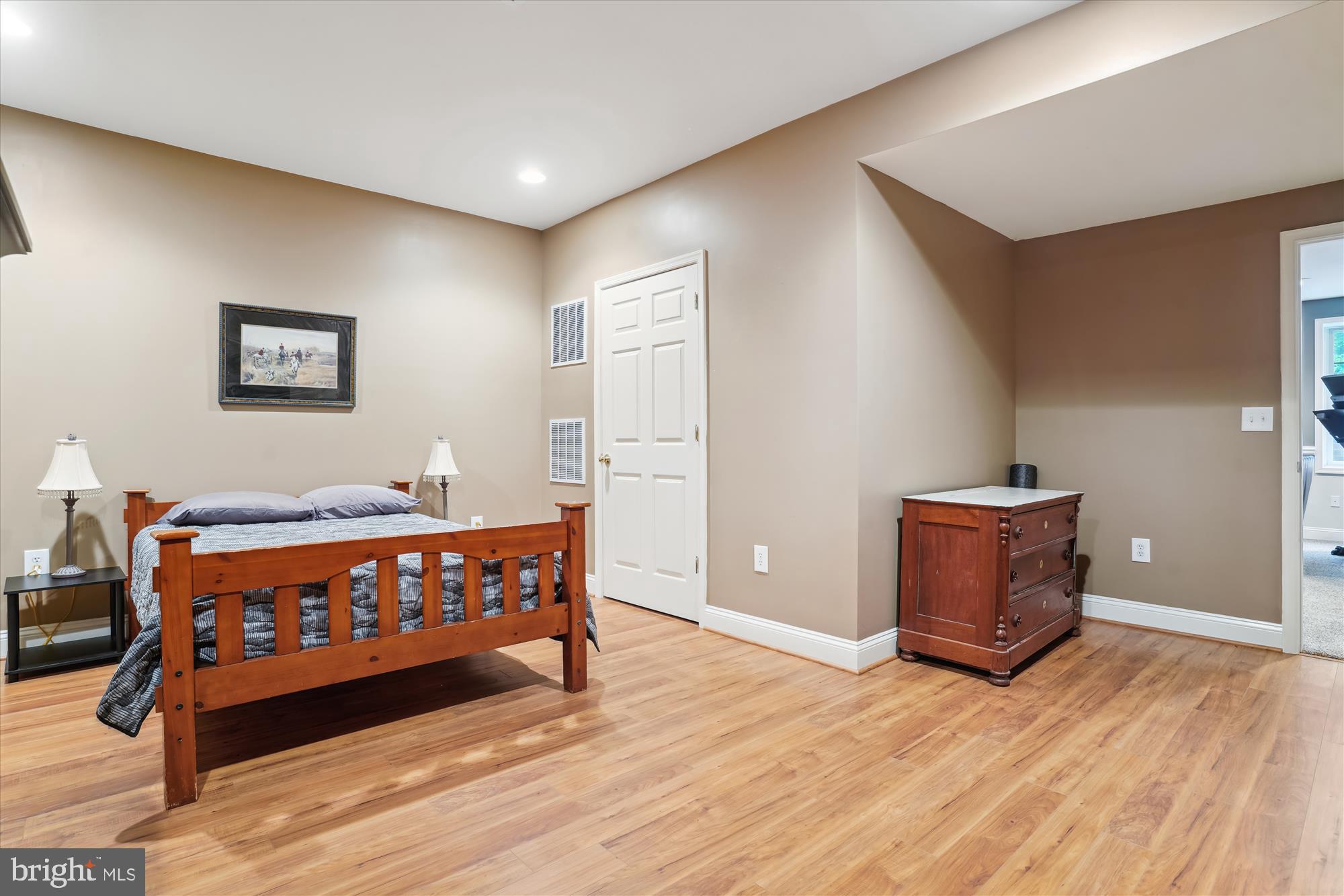 THUNDER OAK - Residential