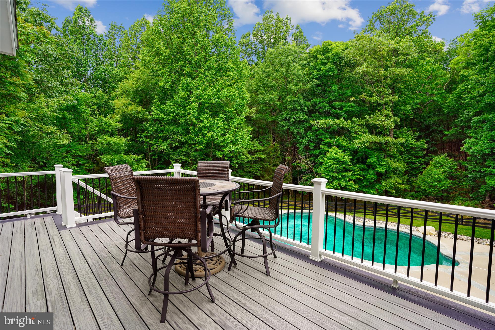 THUNDER OAK - Residential