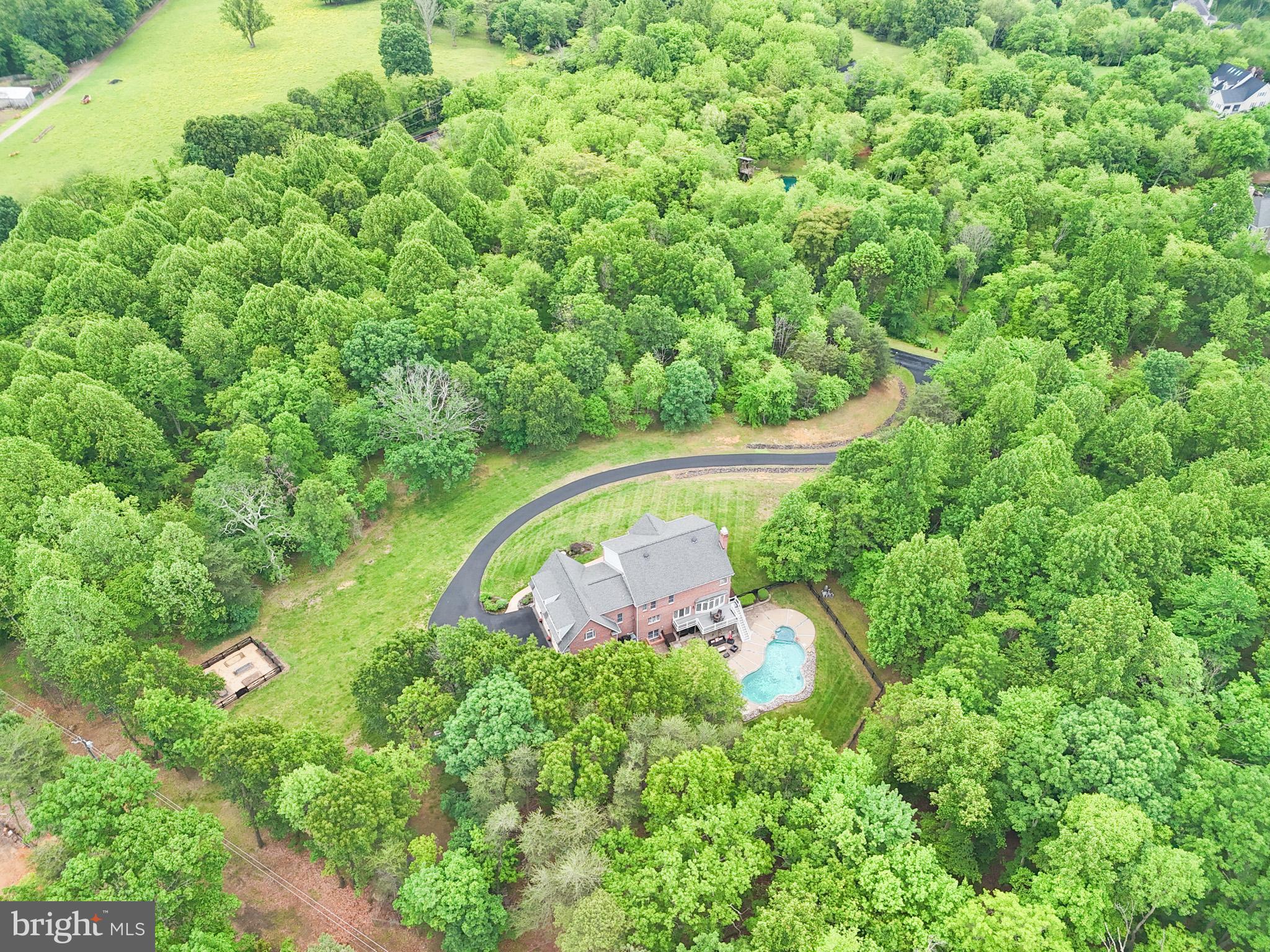 THUNDER OAK - Residential