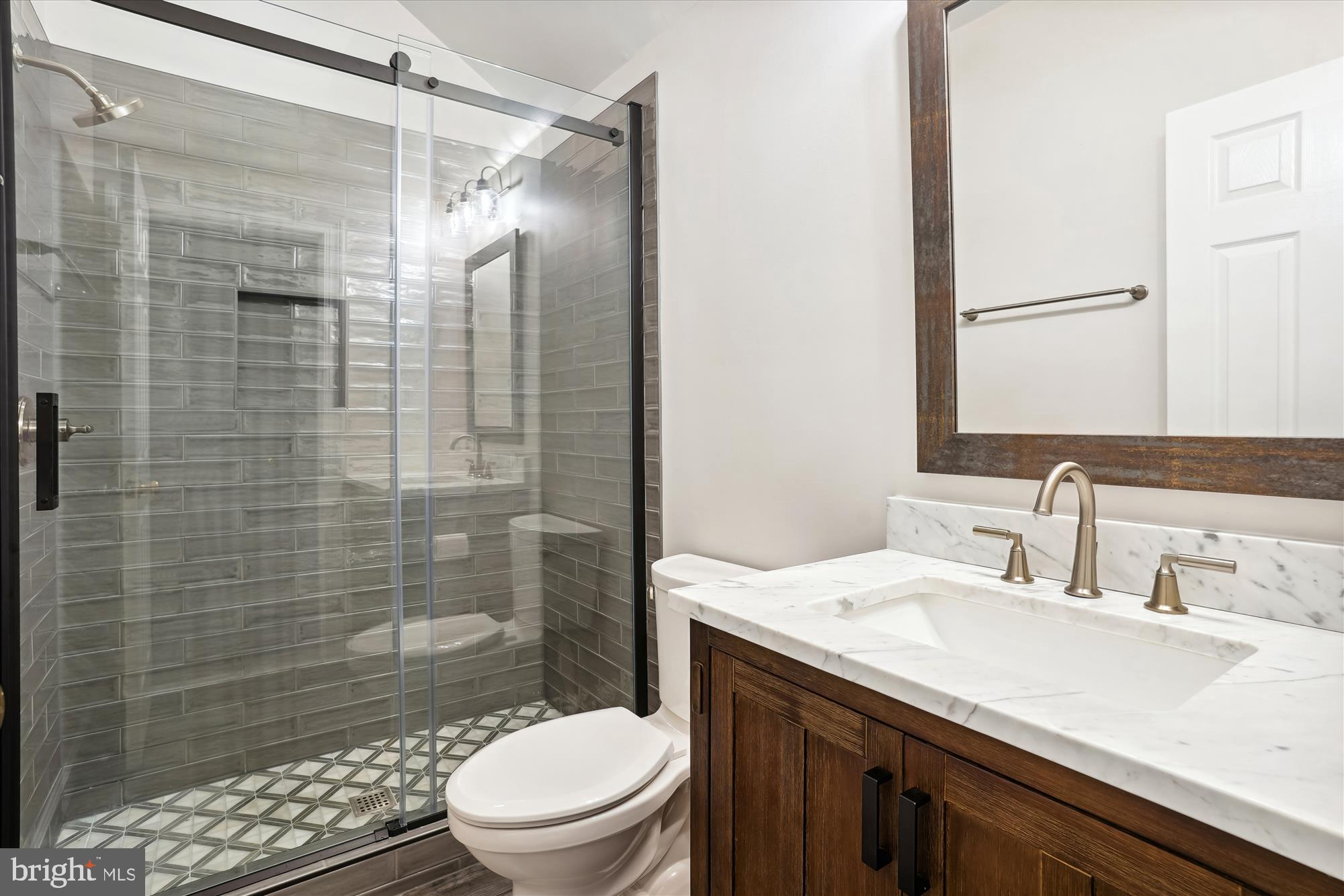 THUNDER OAK - Residential