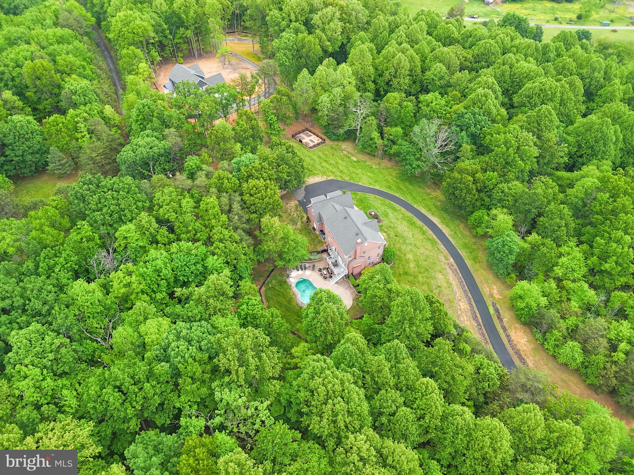 THUNDER OAK - Residential