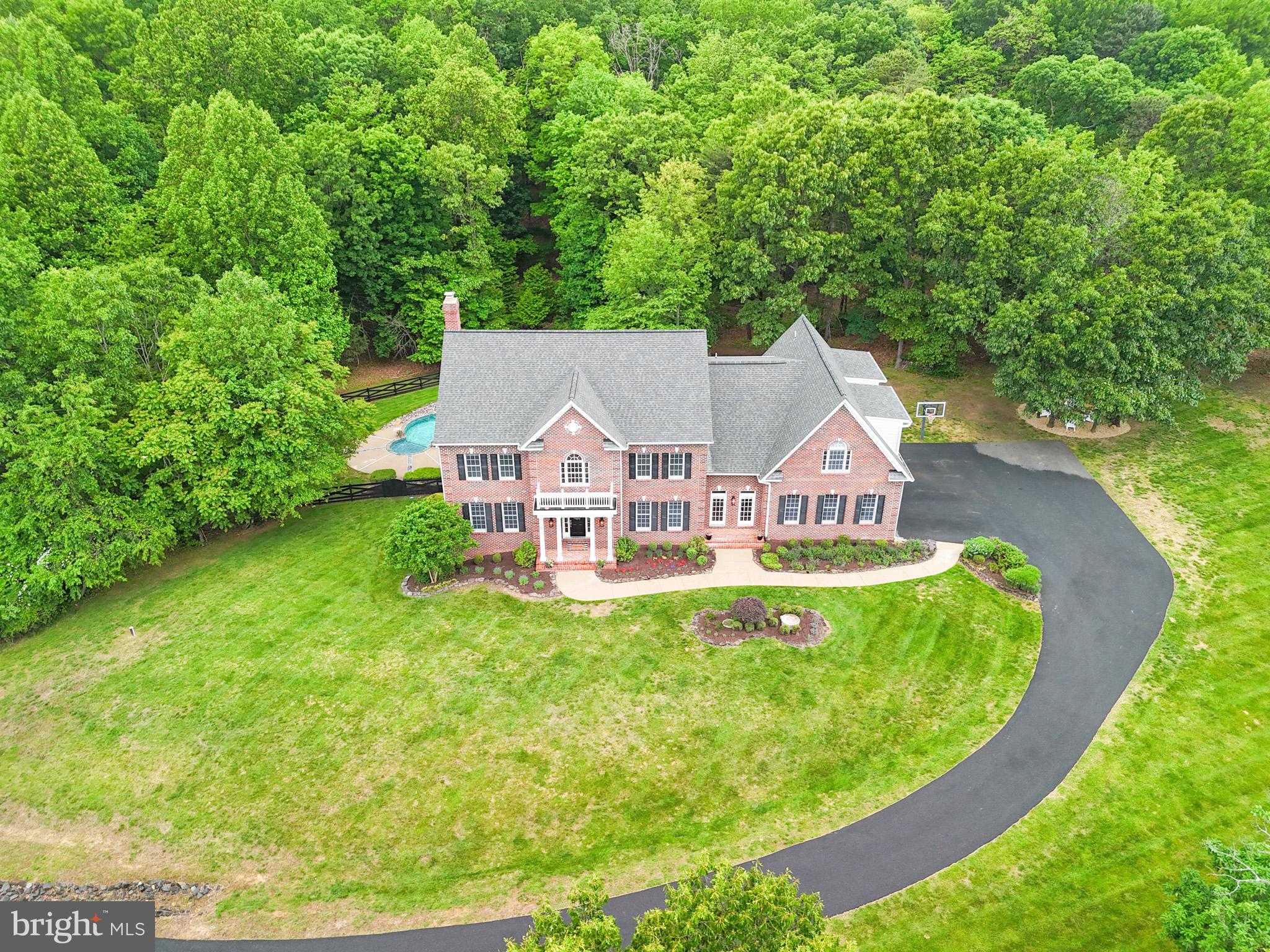 THUNDER OAK - Residential