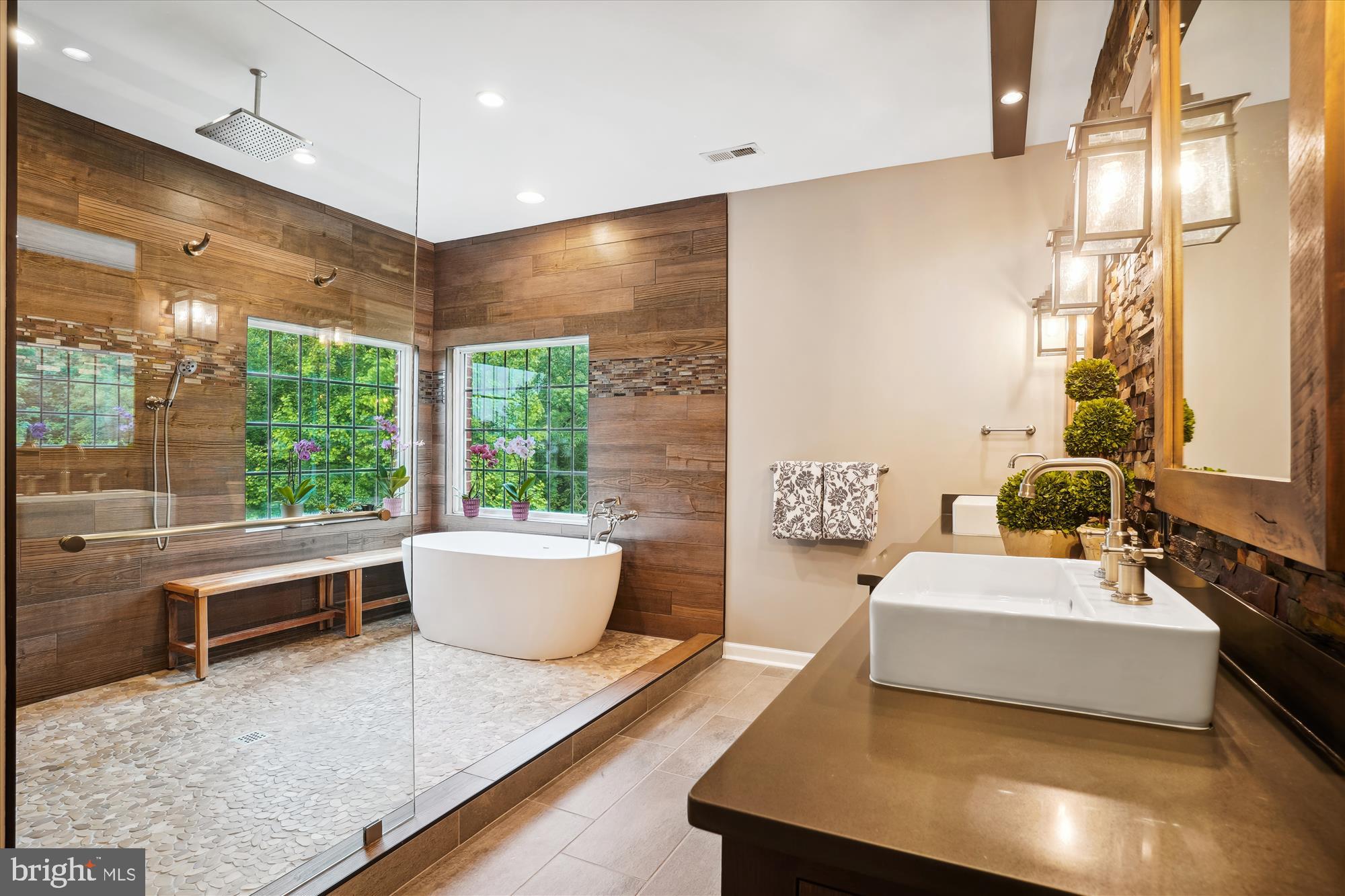 THUNDER OAK - Residential