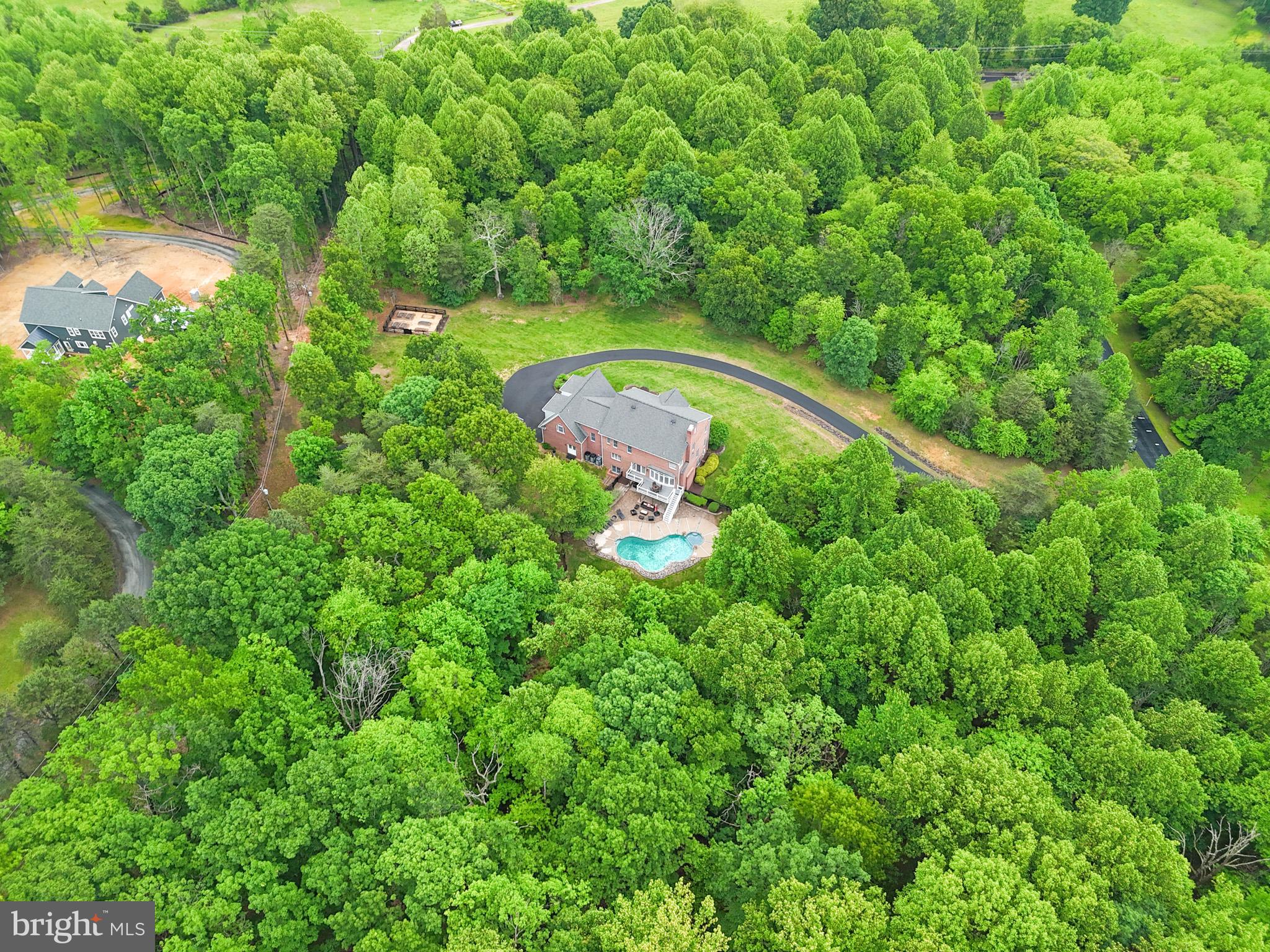 THUNDER OAK - Residential