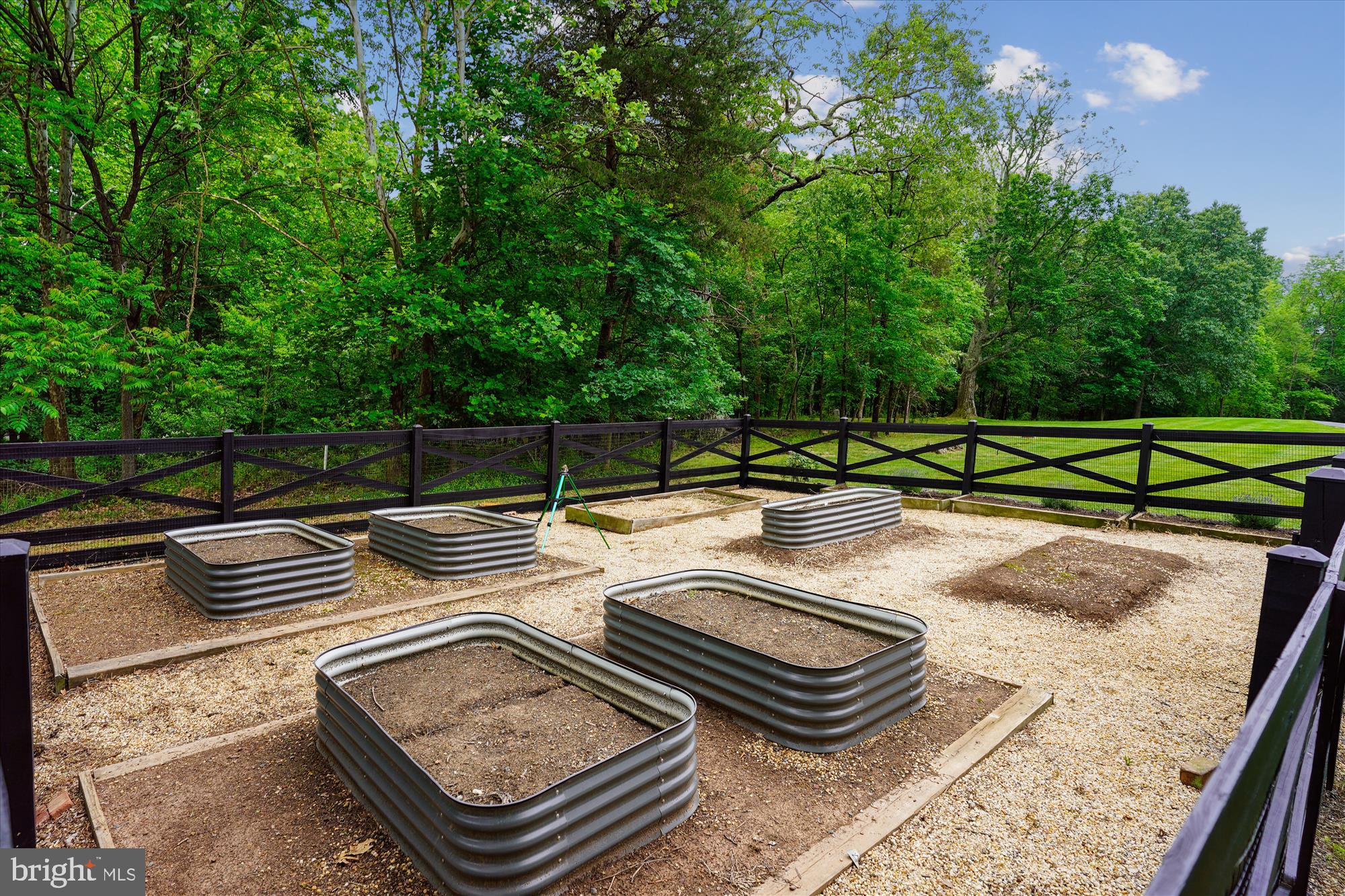 THUNDER OAK - Residential