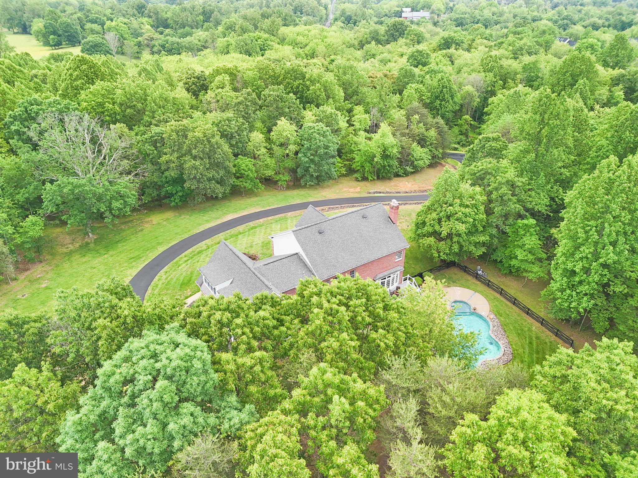 THUNDER OAK - Residential