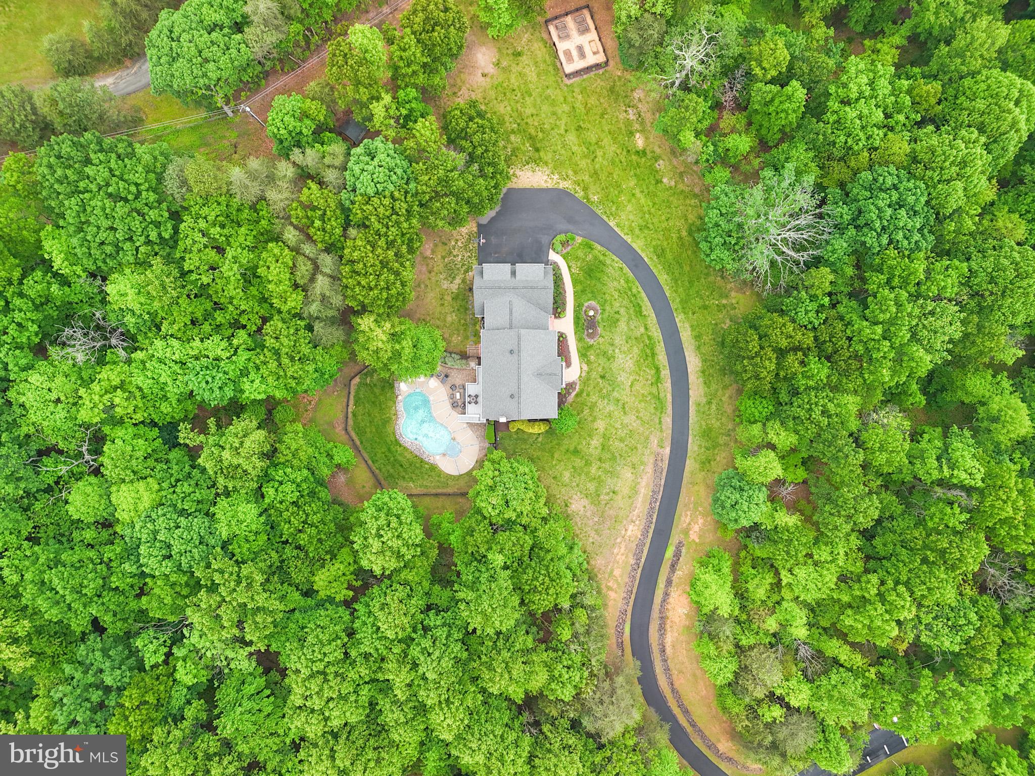 THUNDER OAK - Residential