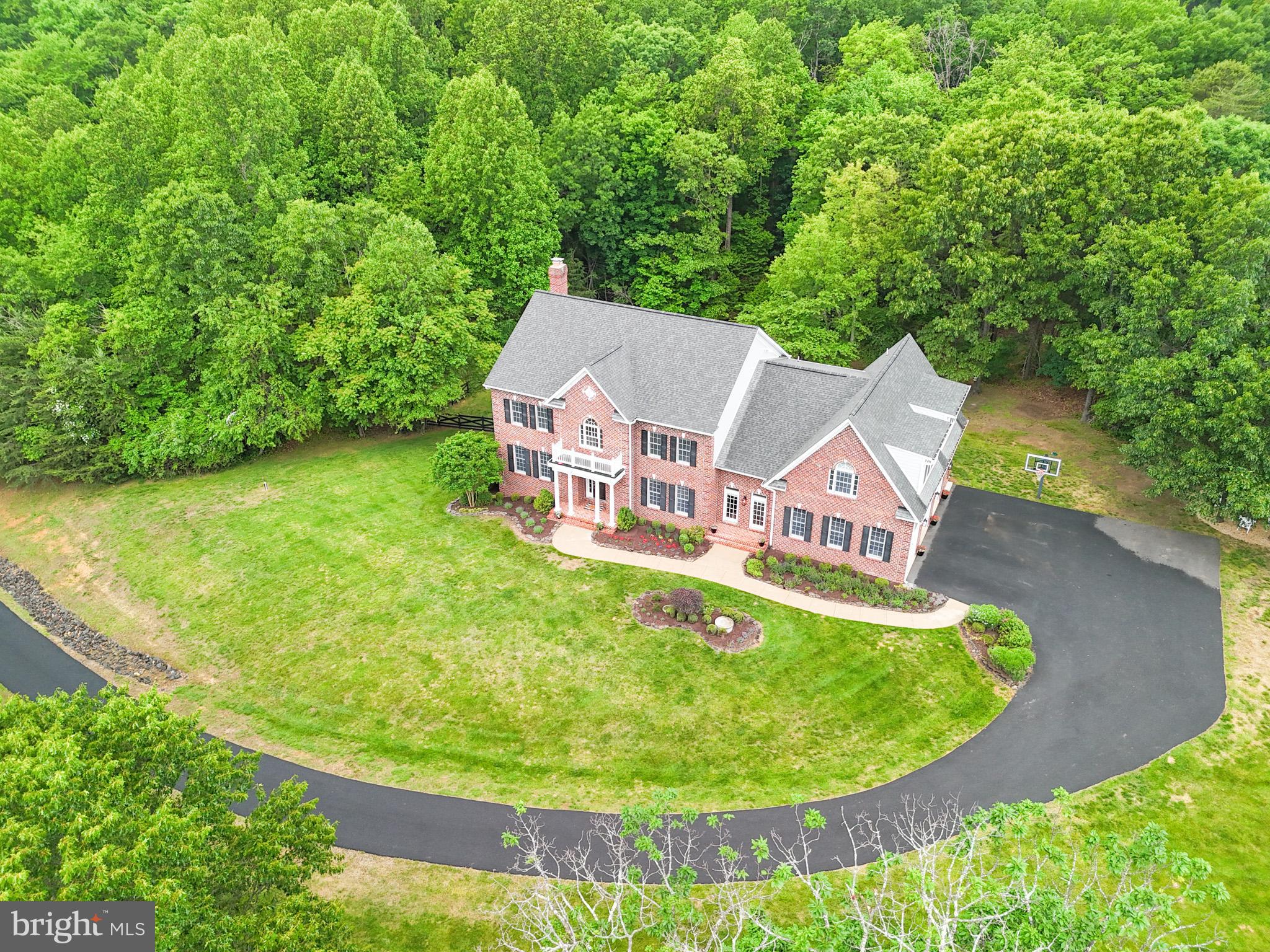 THUNDER OAK - Residential