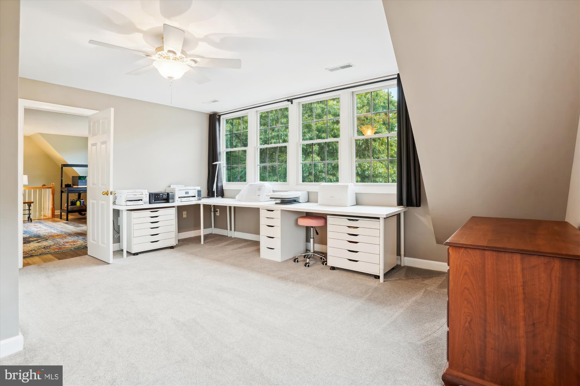 THUNDER OAK - Residential