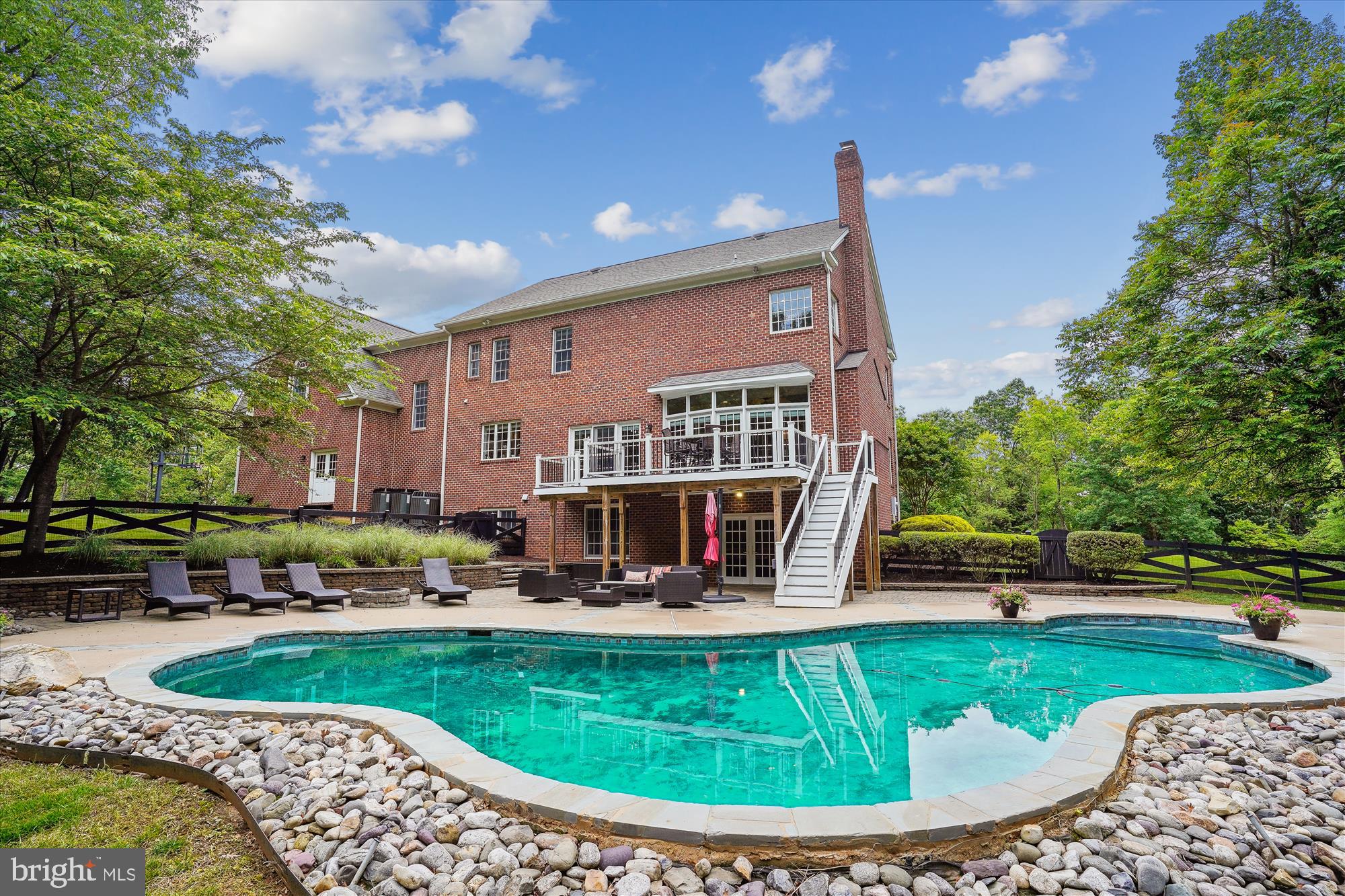 THUNDER OAK - Residential