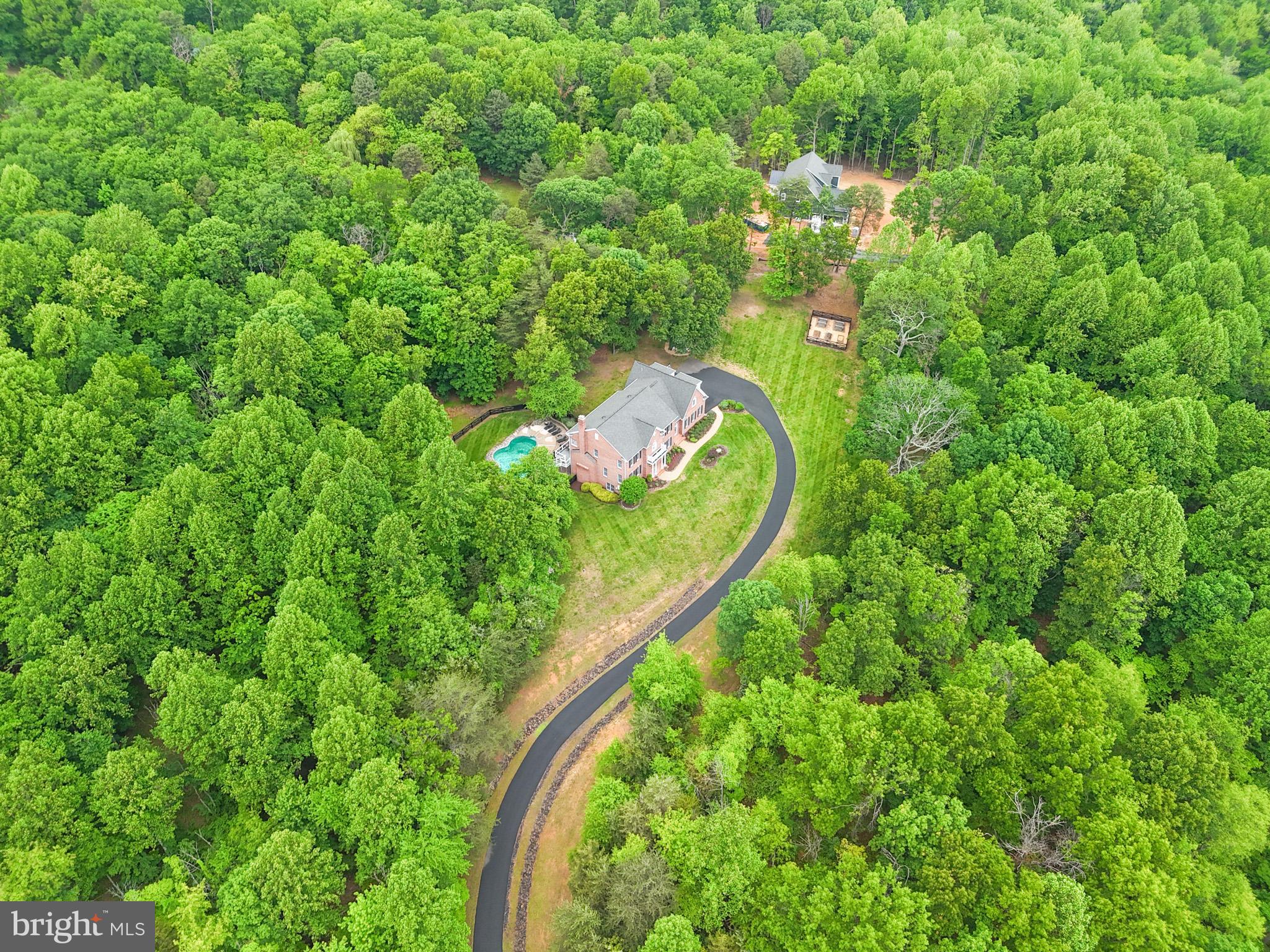 THUNDER OAK - Residential