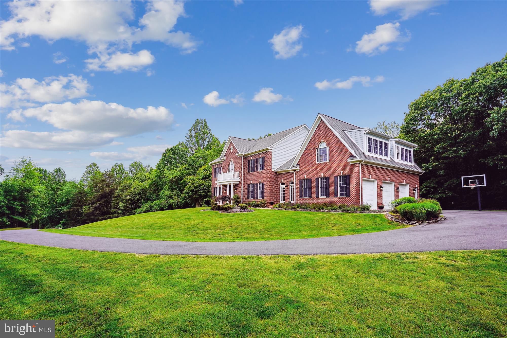 THUNDER OAK - Residential