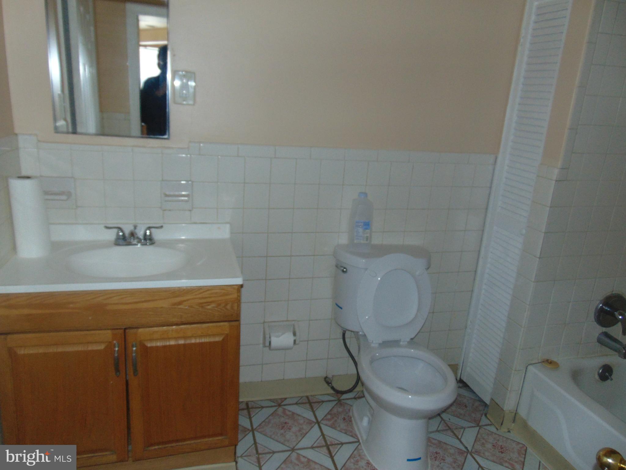 2985 YORKSHIP SQUARE 2B