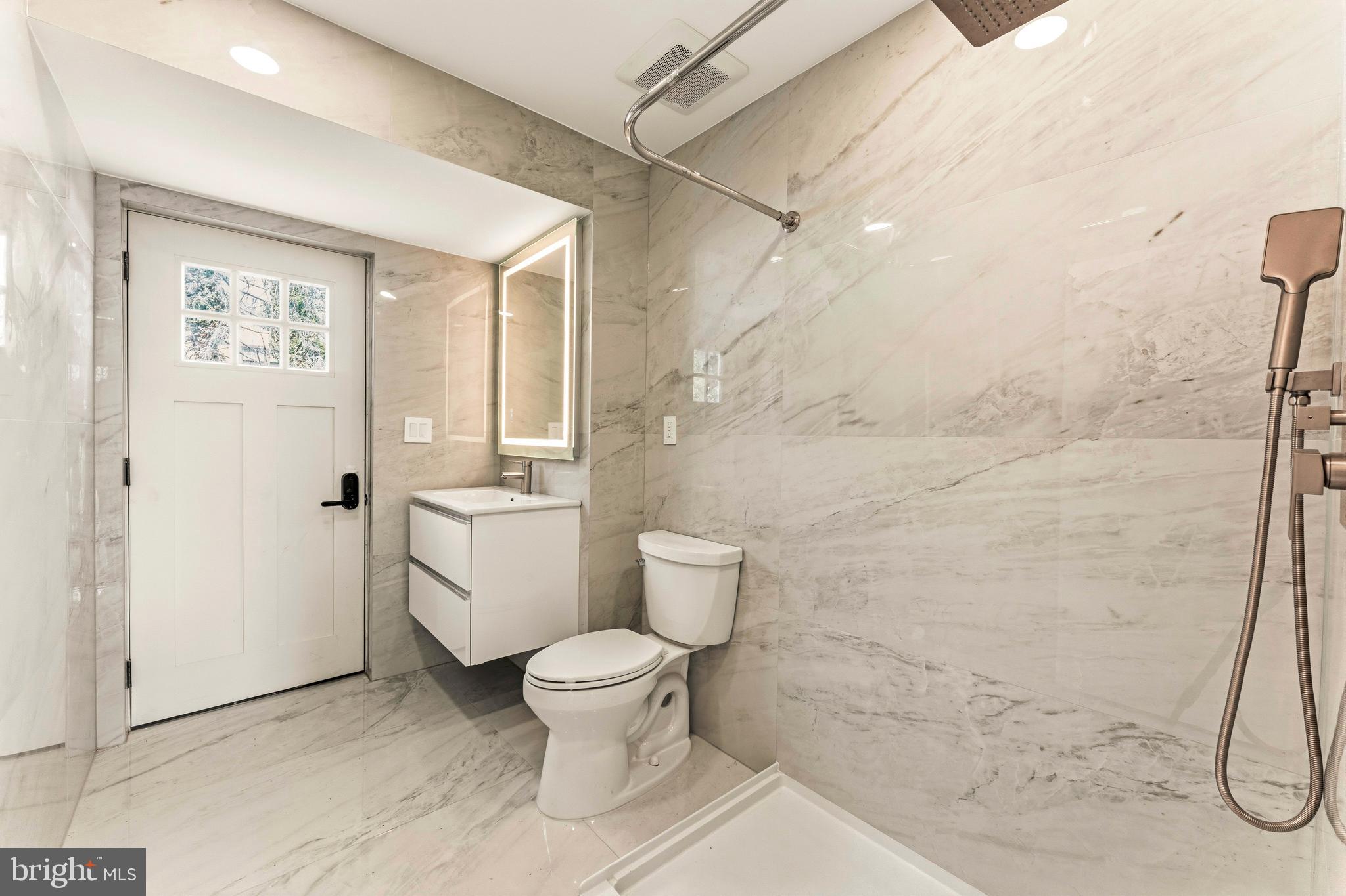 JUSTA FARMS - Residential