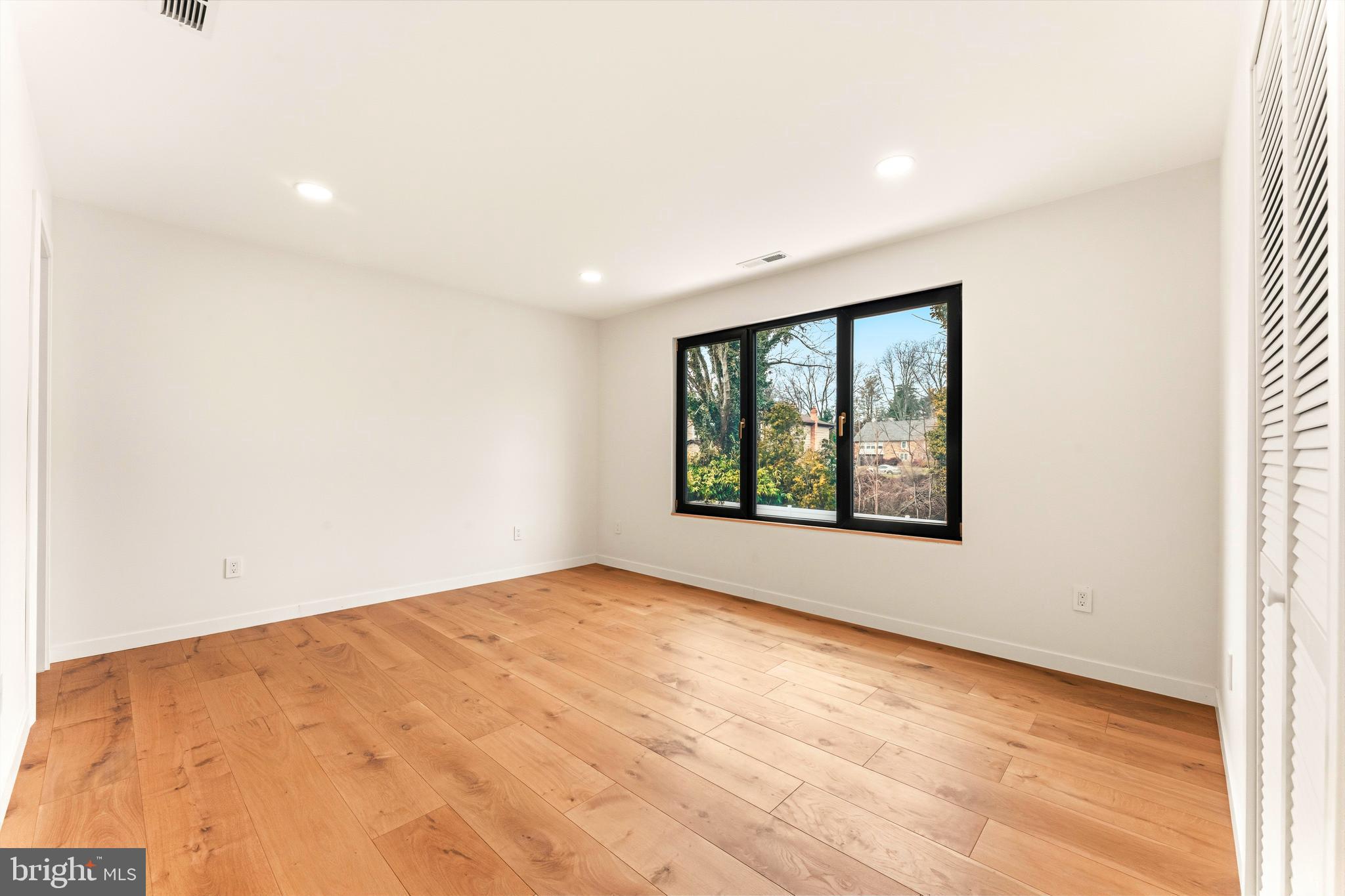 JUSTA FARMS - Residential