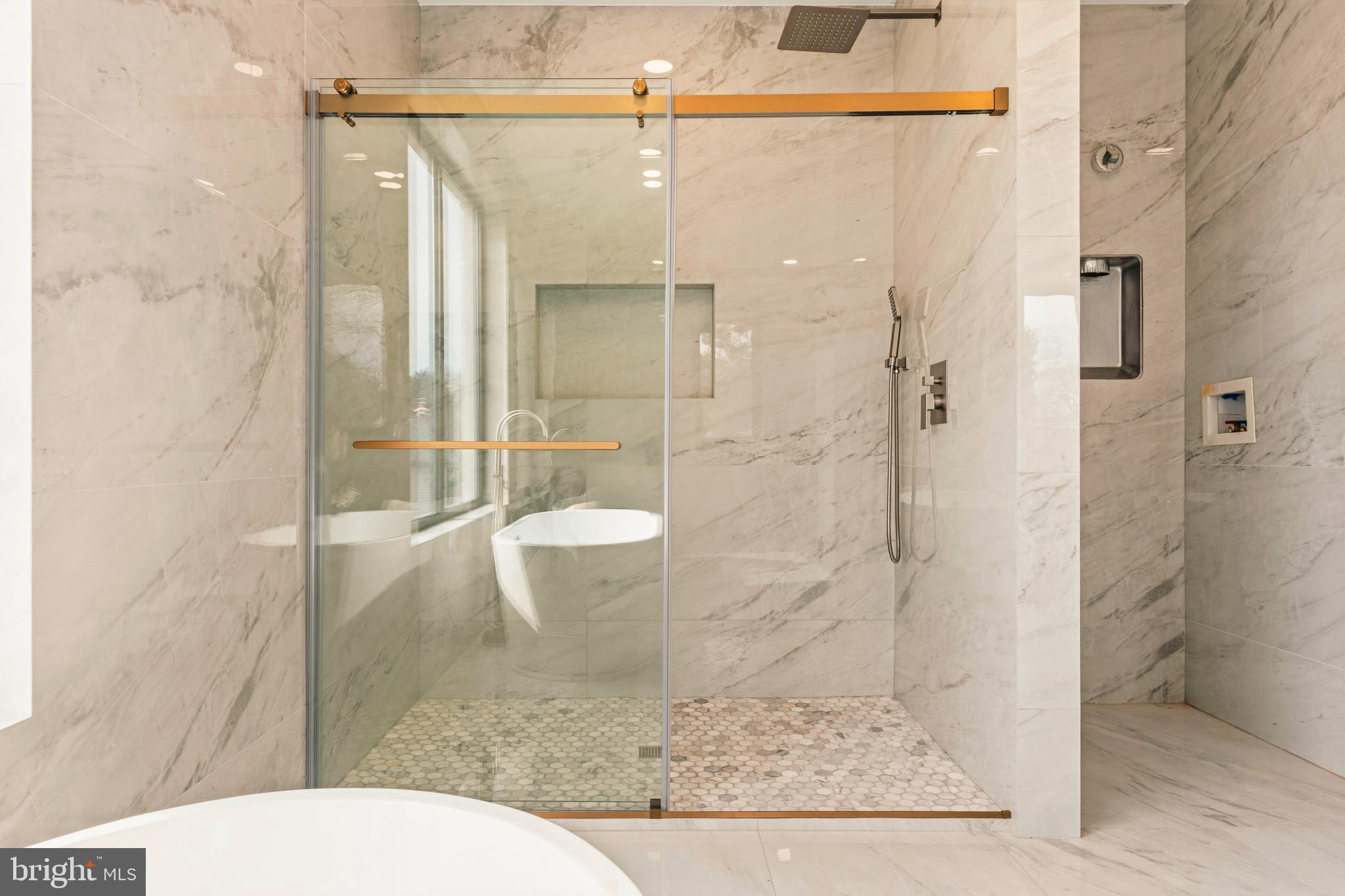 JUSTA FARMS - Residential