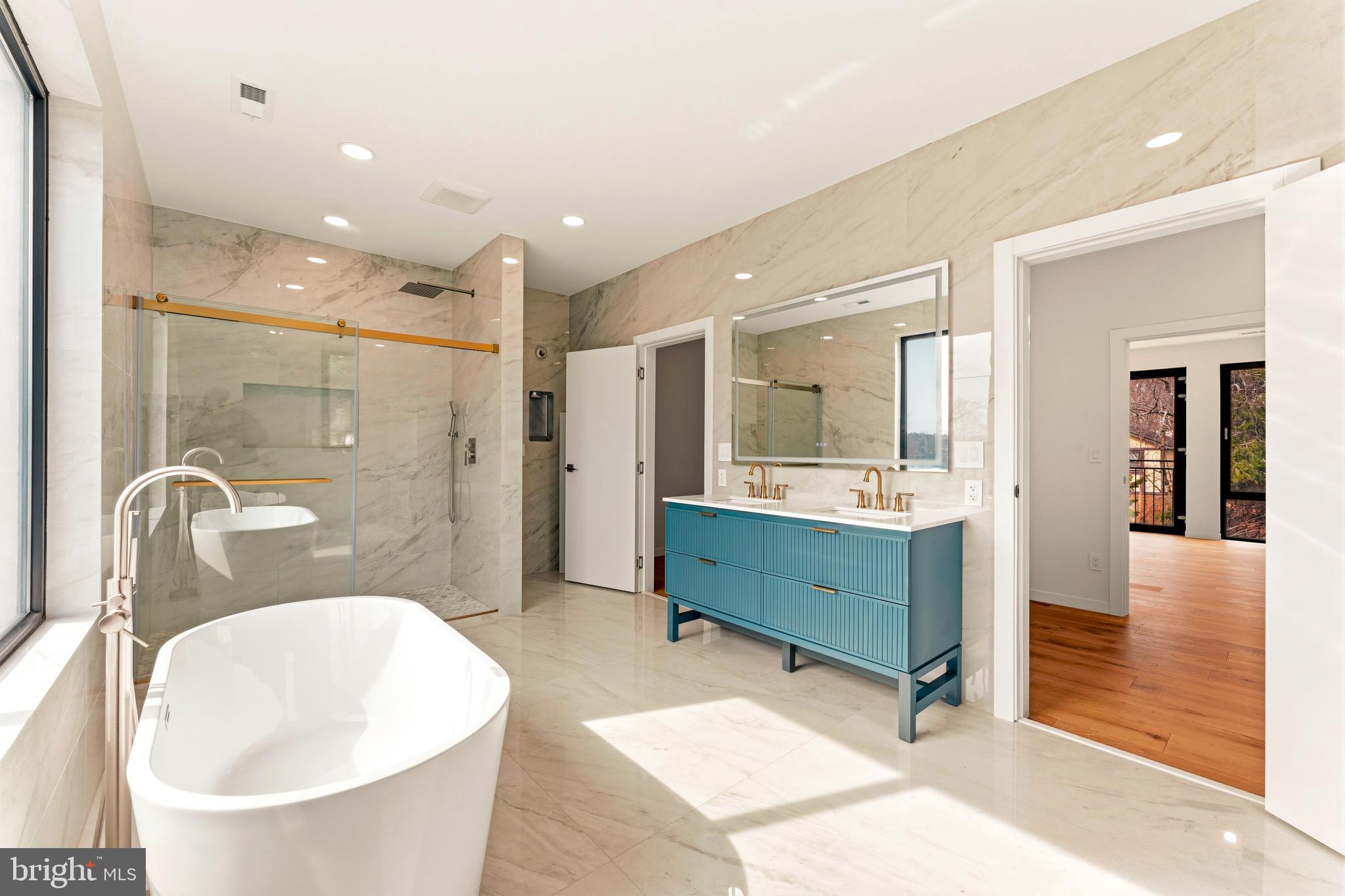 JUSTA FARMS - Residential