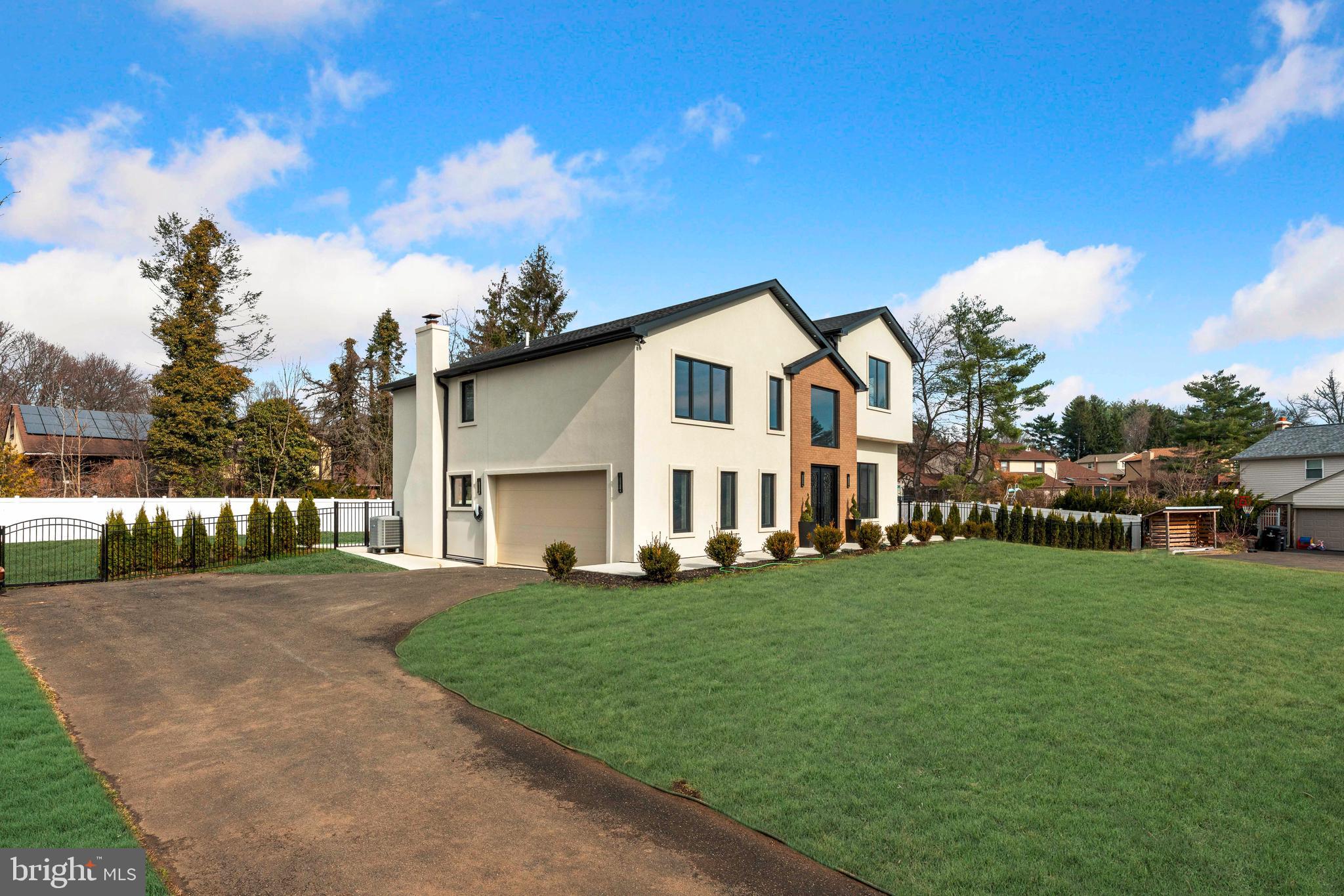 JUSTA FARMS - Residential