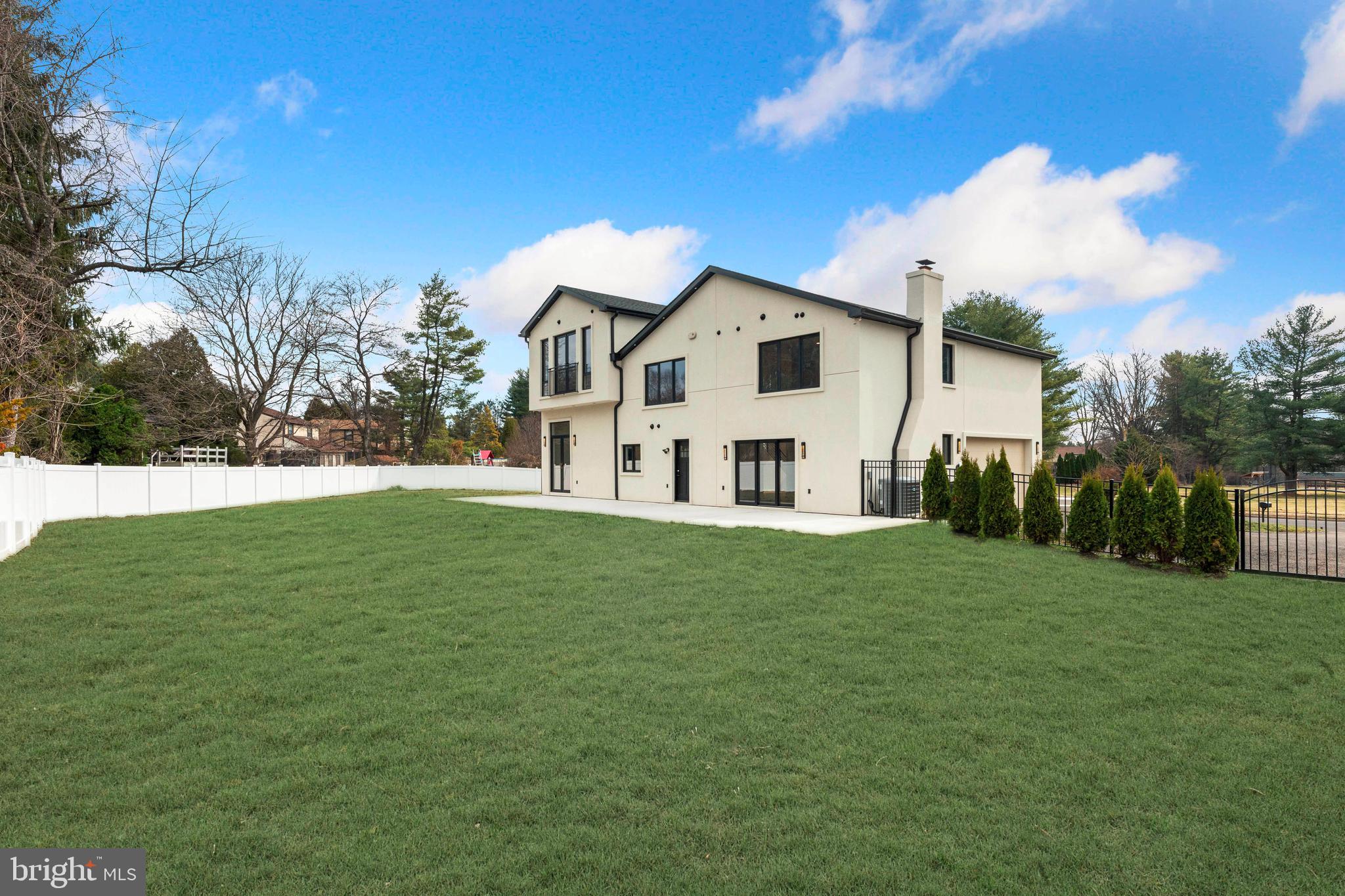 JUSTA FARMS - Residential