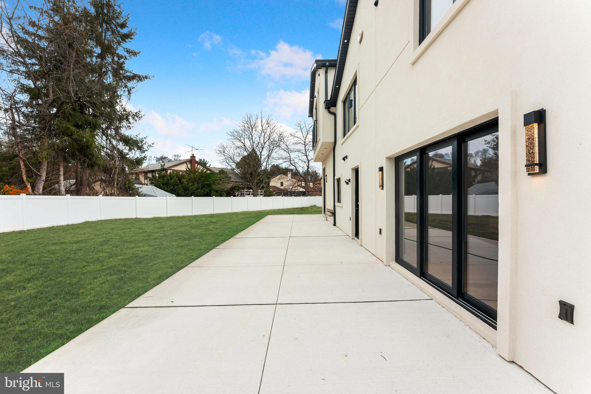 JUSTA FARMS - Residential