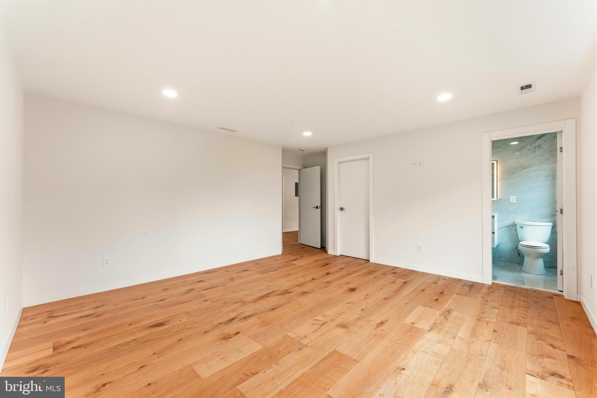 JUSTA FARMS - Residential