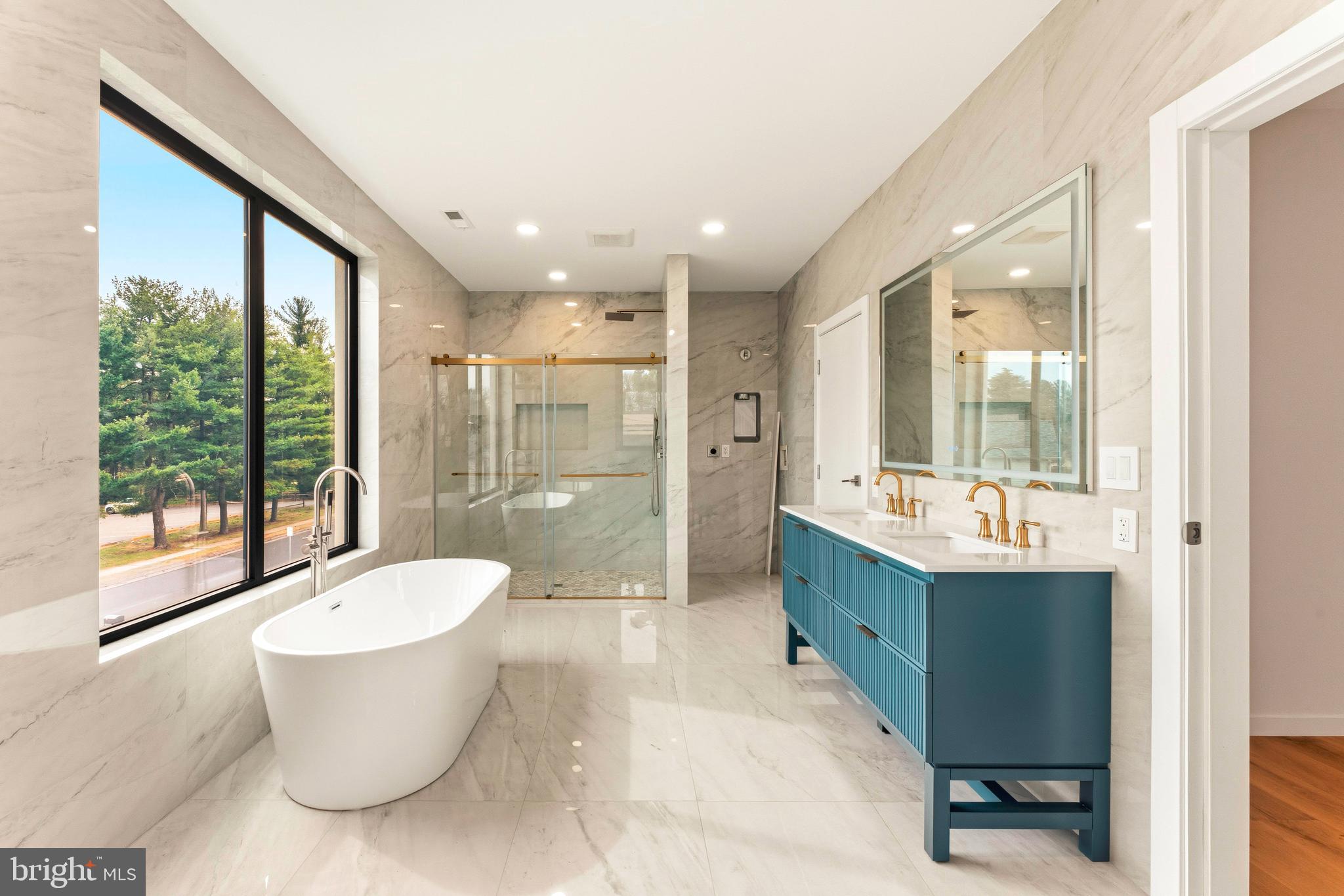 JUSTA FARMS - Residential