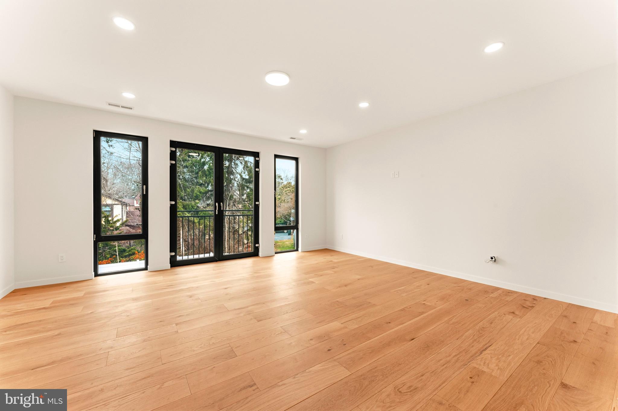 JUSTA FARMS - Residential