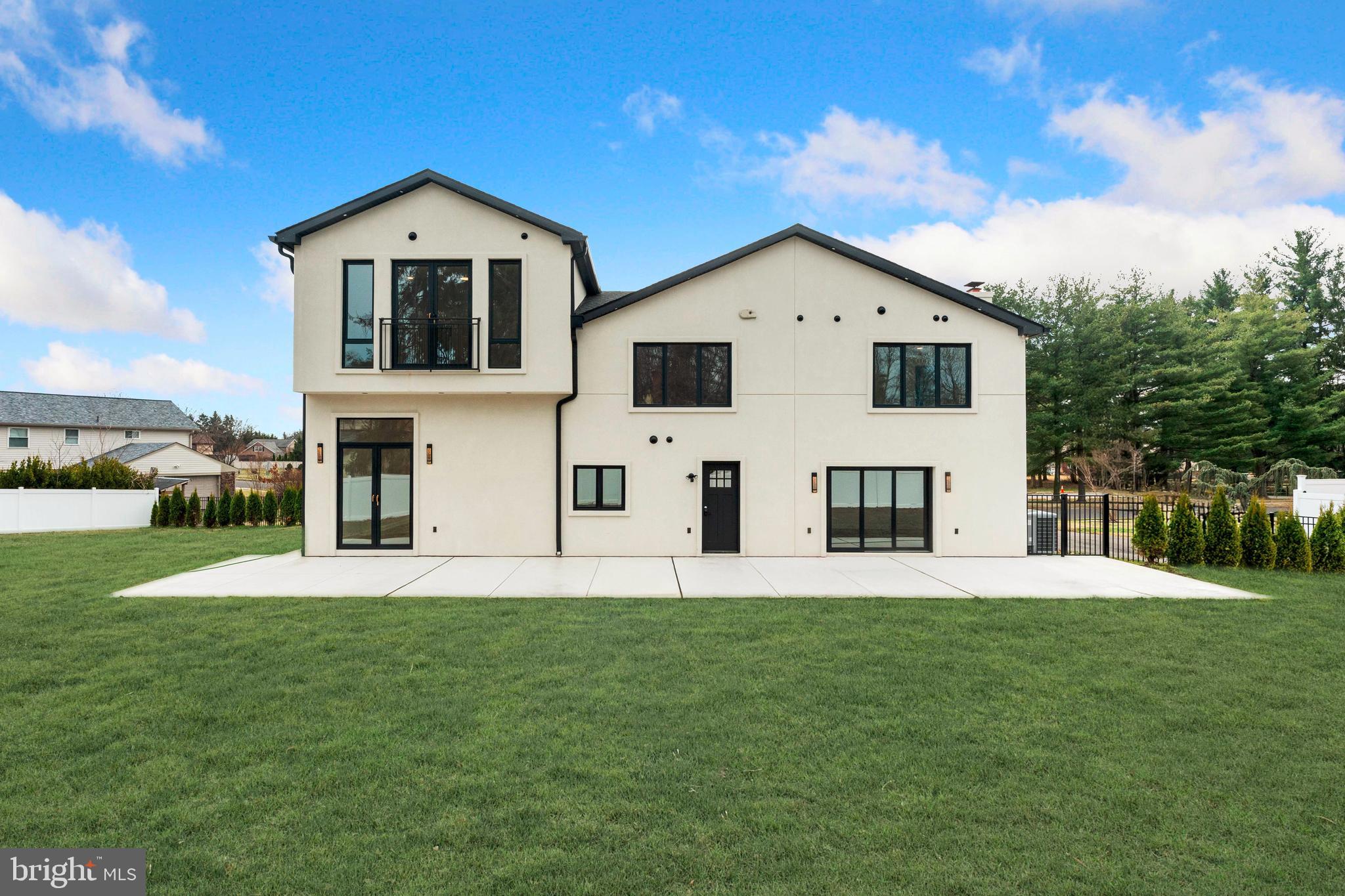 JUSTA FARMS - Residential