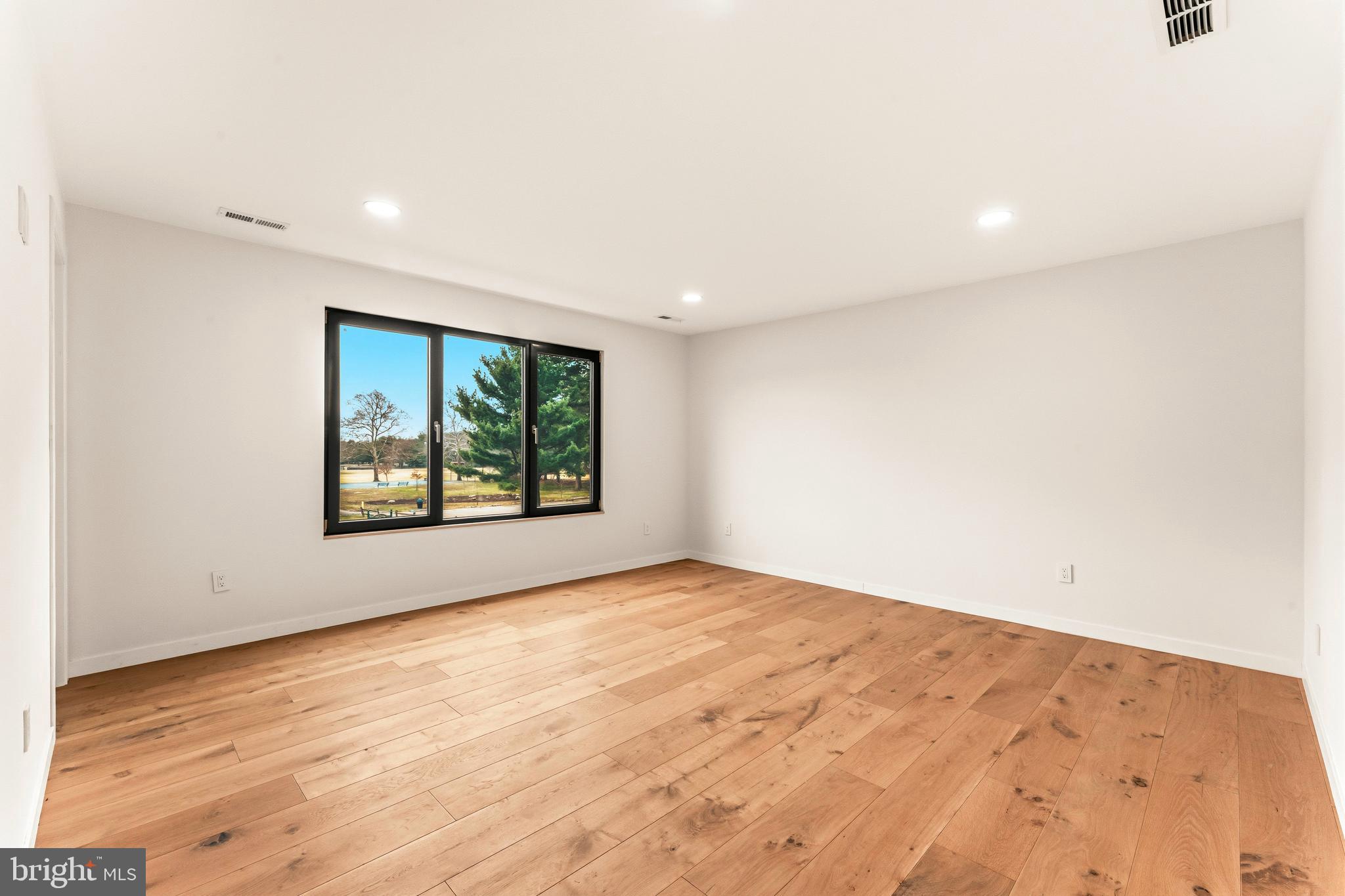 JUSTA FARMS - Residential