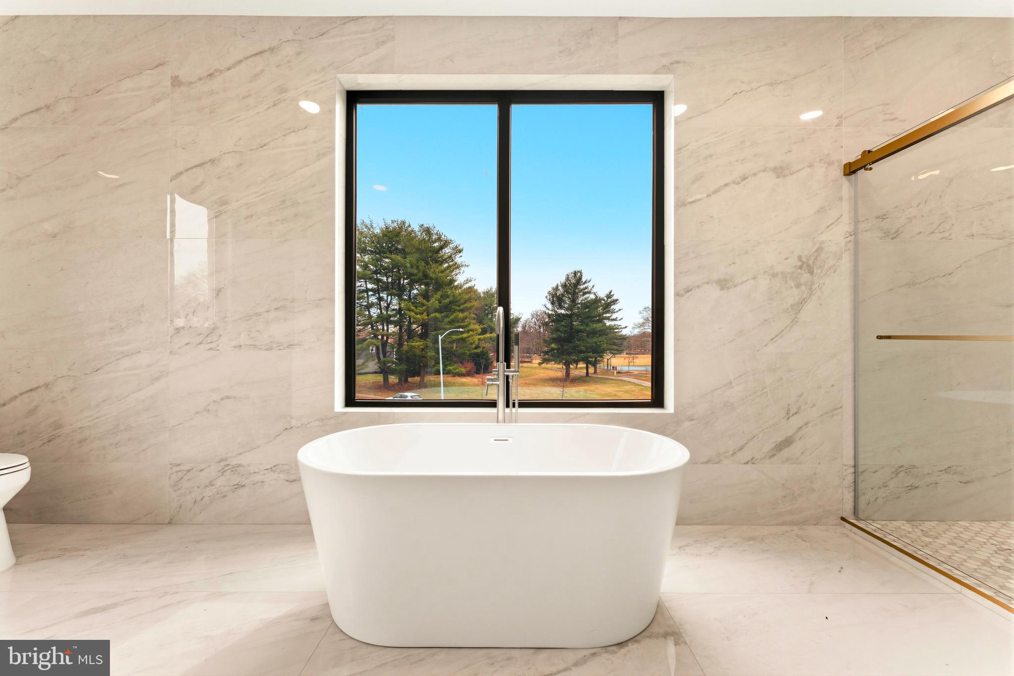 JUSTA FARMS - Residential