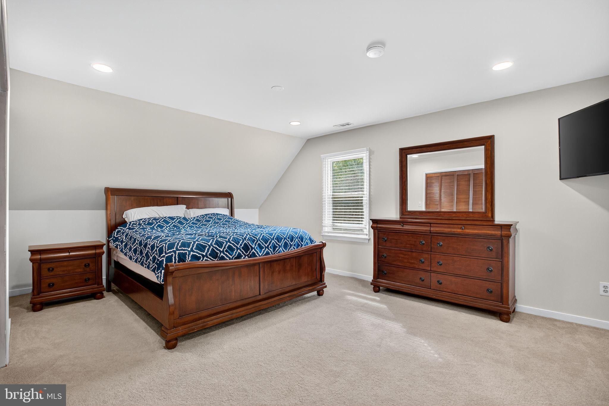 SUMMERSET - Residential