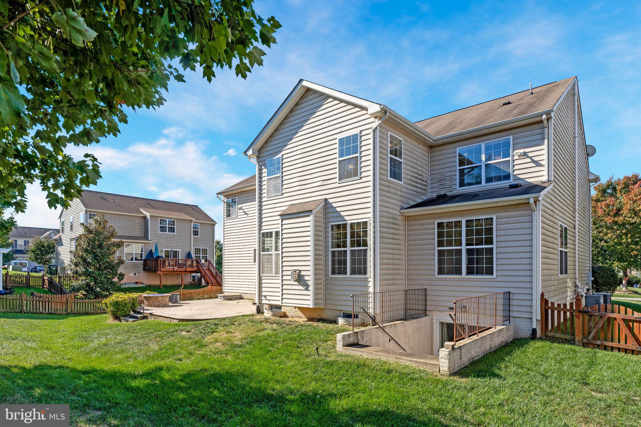 EAGLES POINTE - Residential