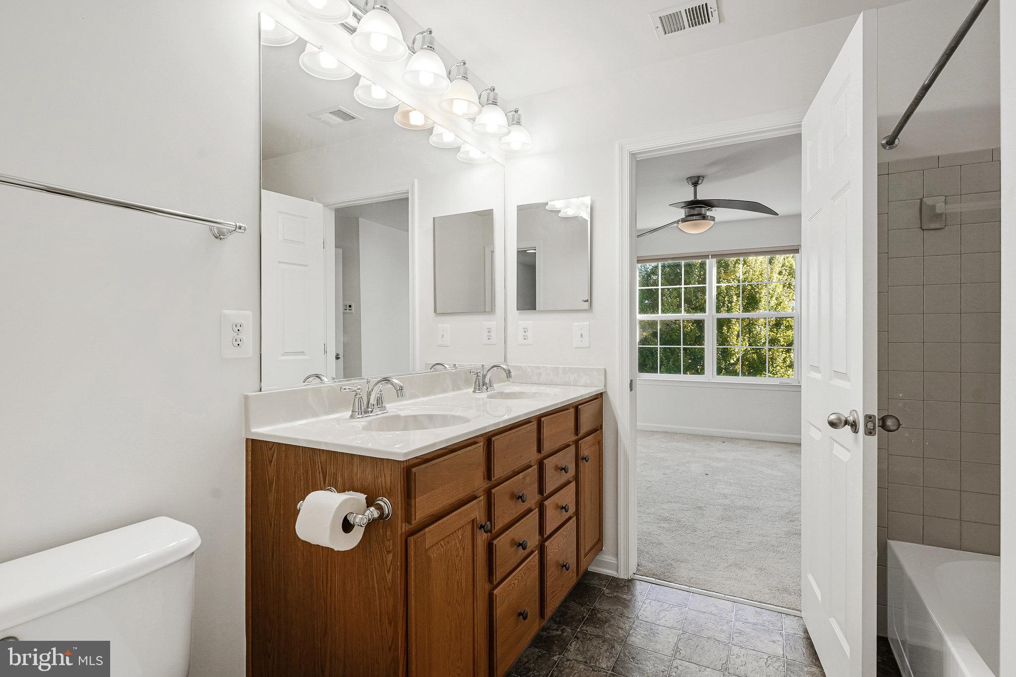 EAGLES POINTE - Residential