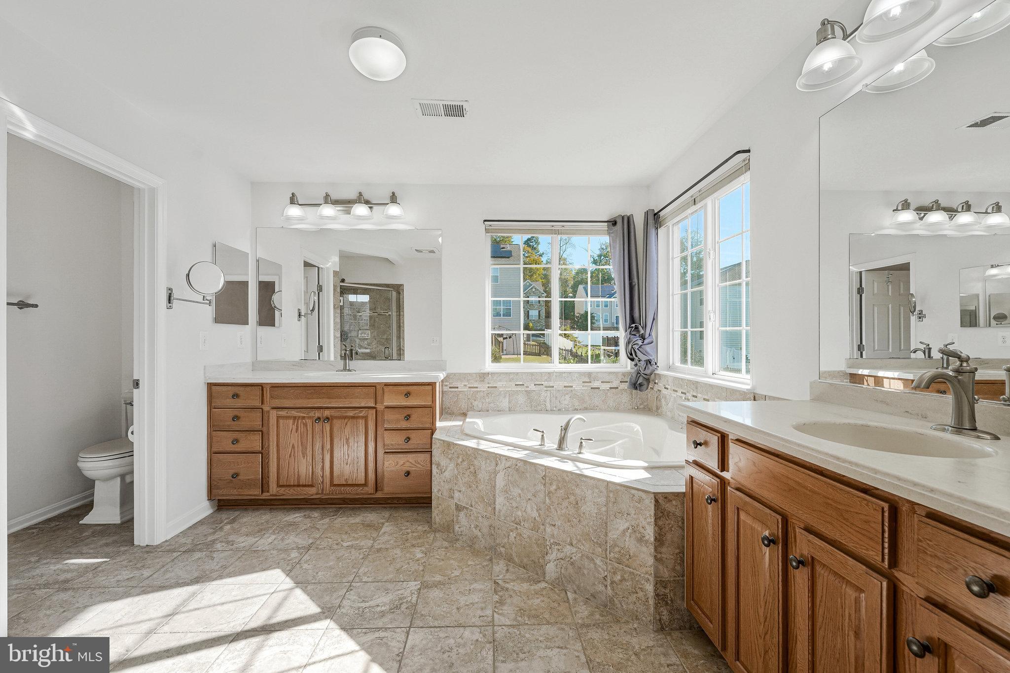 EAGLES POINTE - Residential