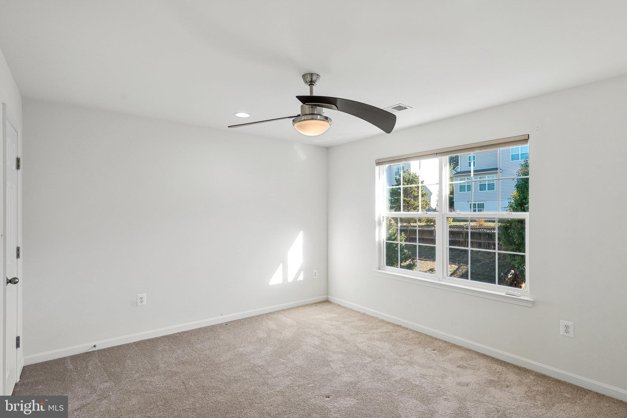 EAGLES POINTE - Residential