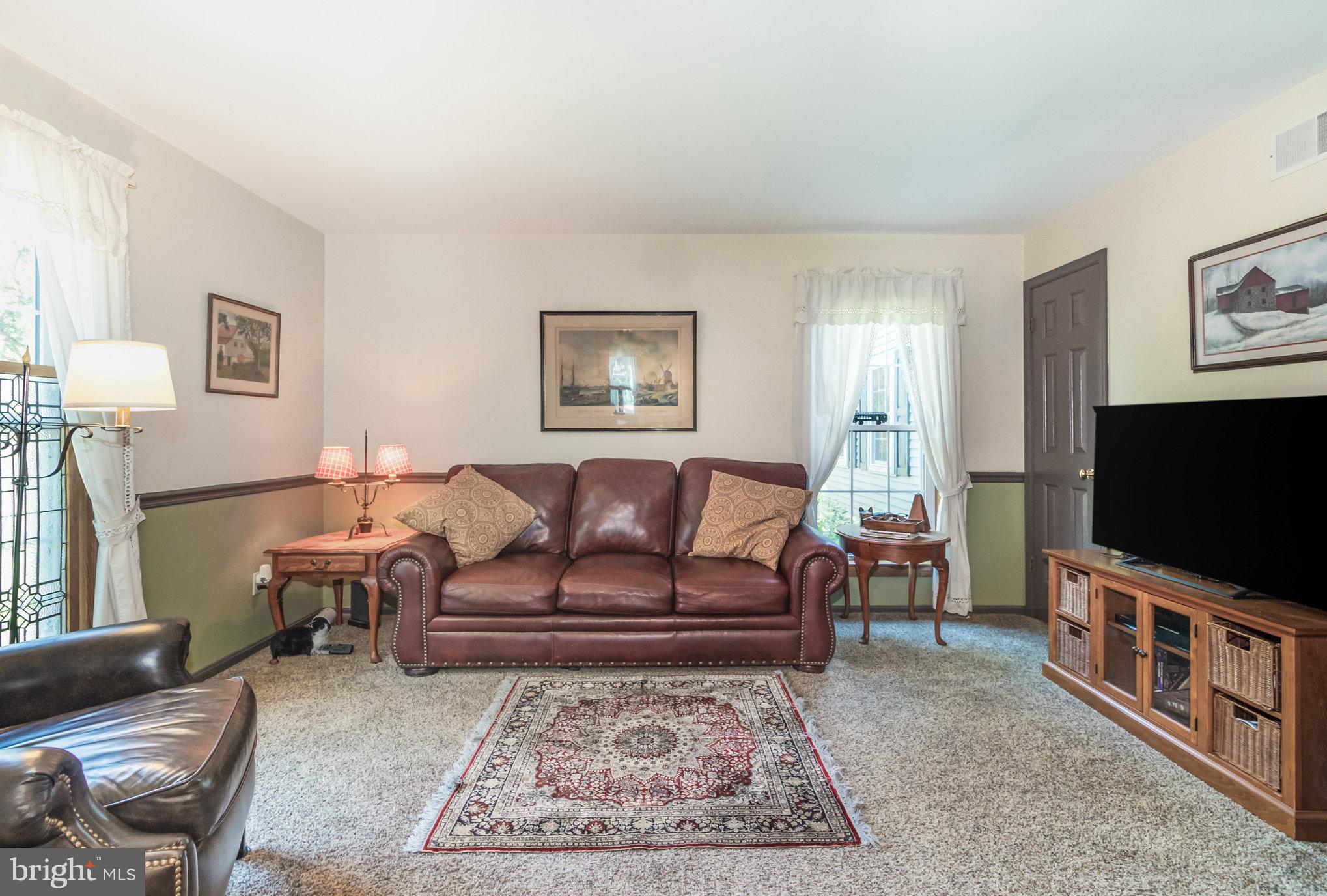 808 WELLINGTON DRIVE