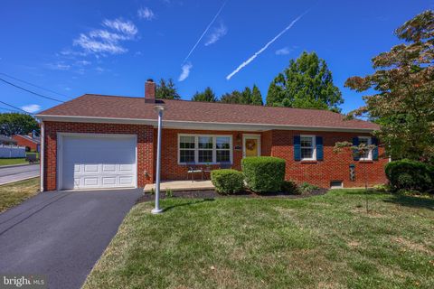 Photo of 764 CENTERVILLE RD, LANCASTER, PA 17601 (MLS # PALA2039980)