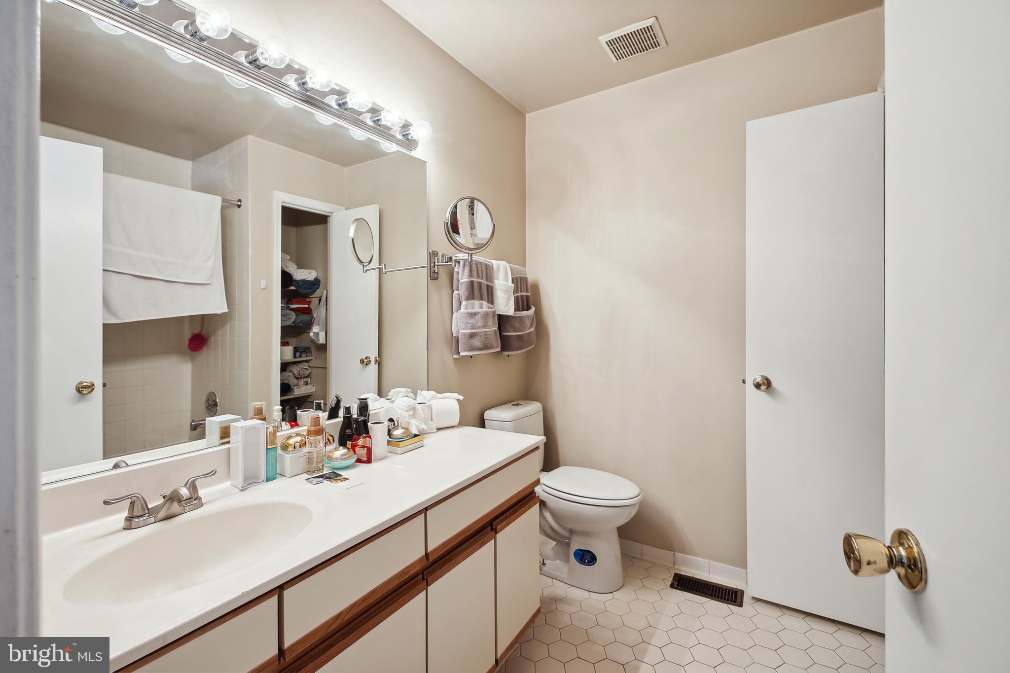 MARINERS LANDING - Residential