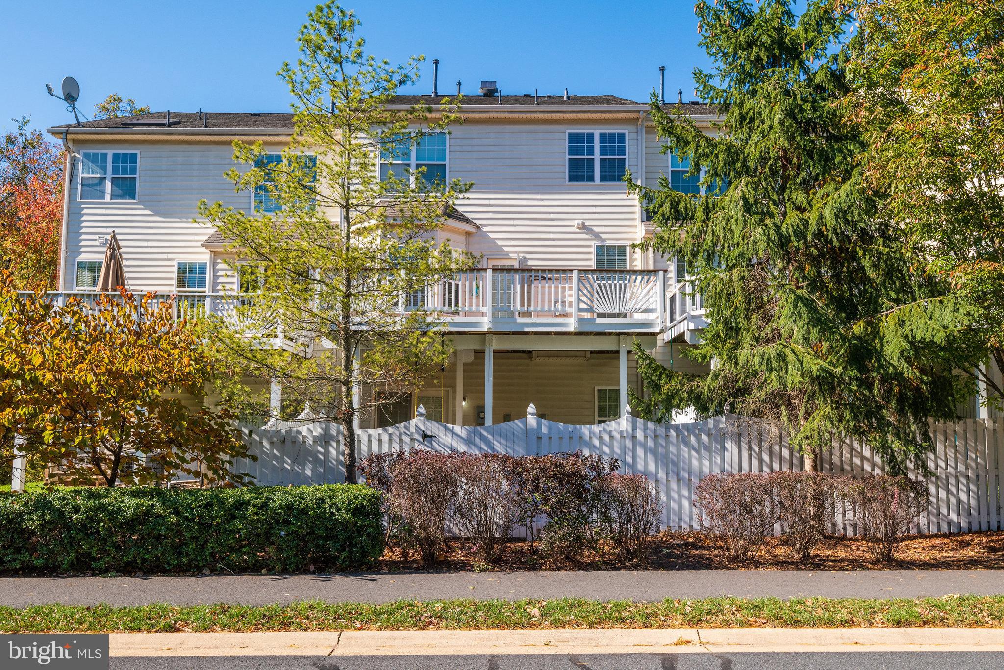 BELMONT LAND BAY - Residential Lease