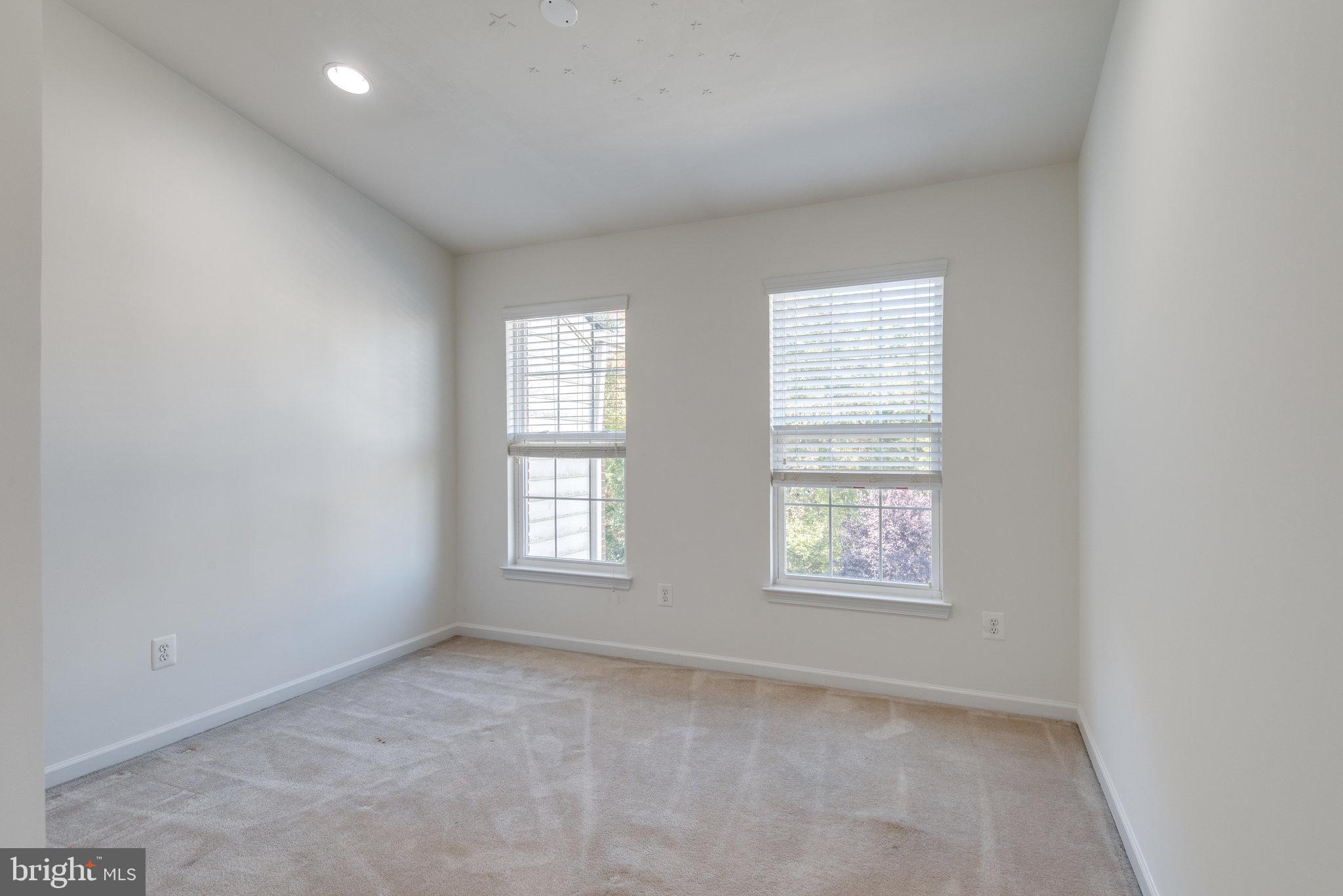 BELMONT LAND BAY - Residential Lease