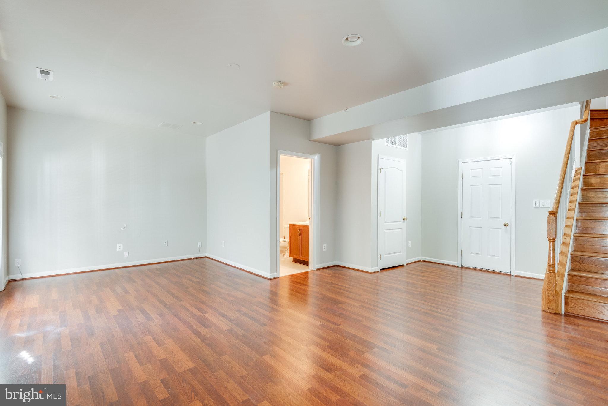 BELMONT LAND BAY - Residential Lease