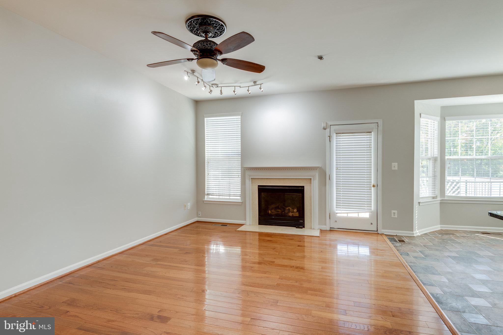 BELMONT LAND BAY - Residential Lease