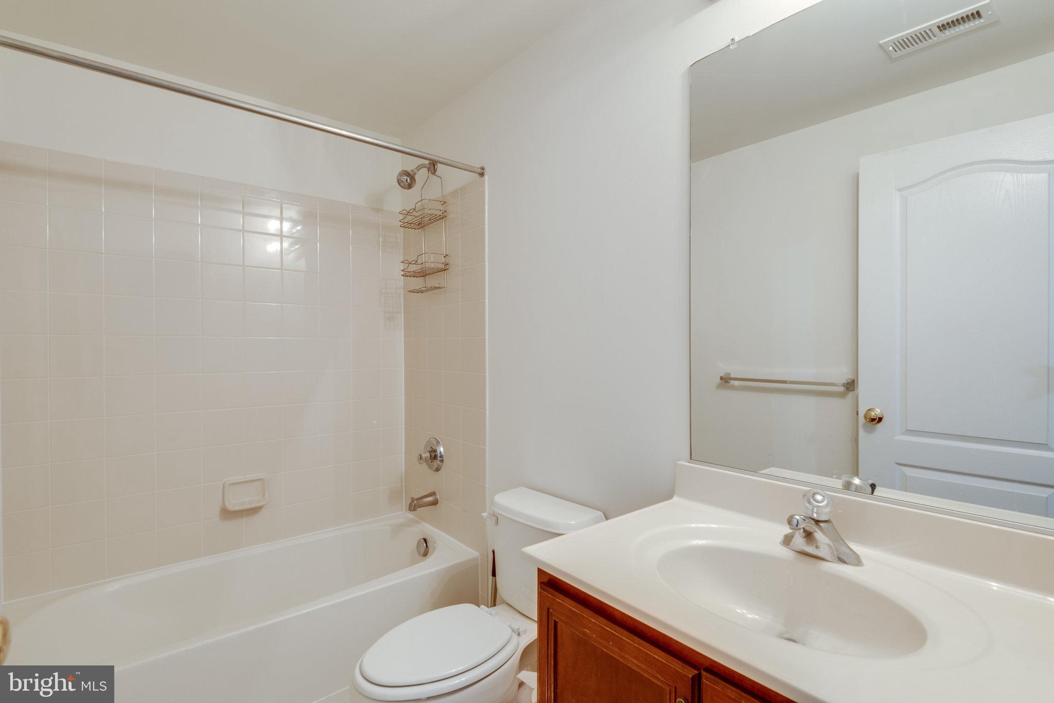 BELMONT LAND BAY - Residential Lease